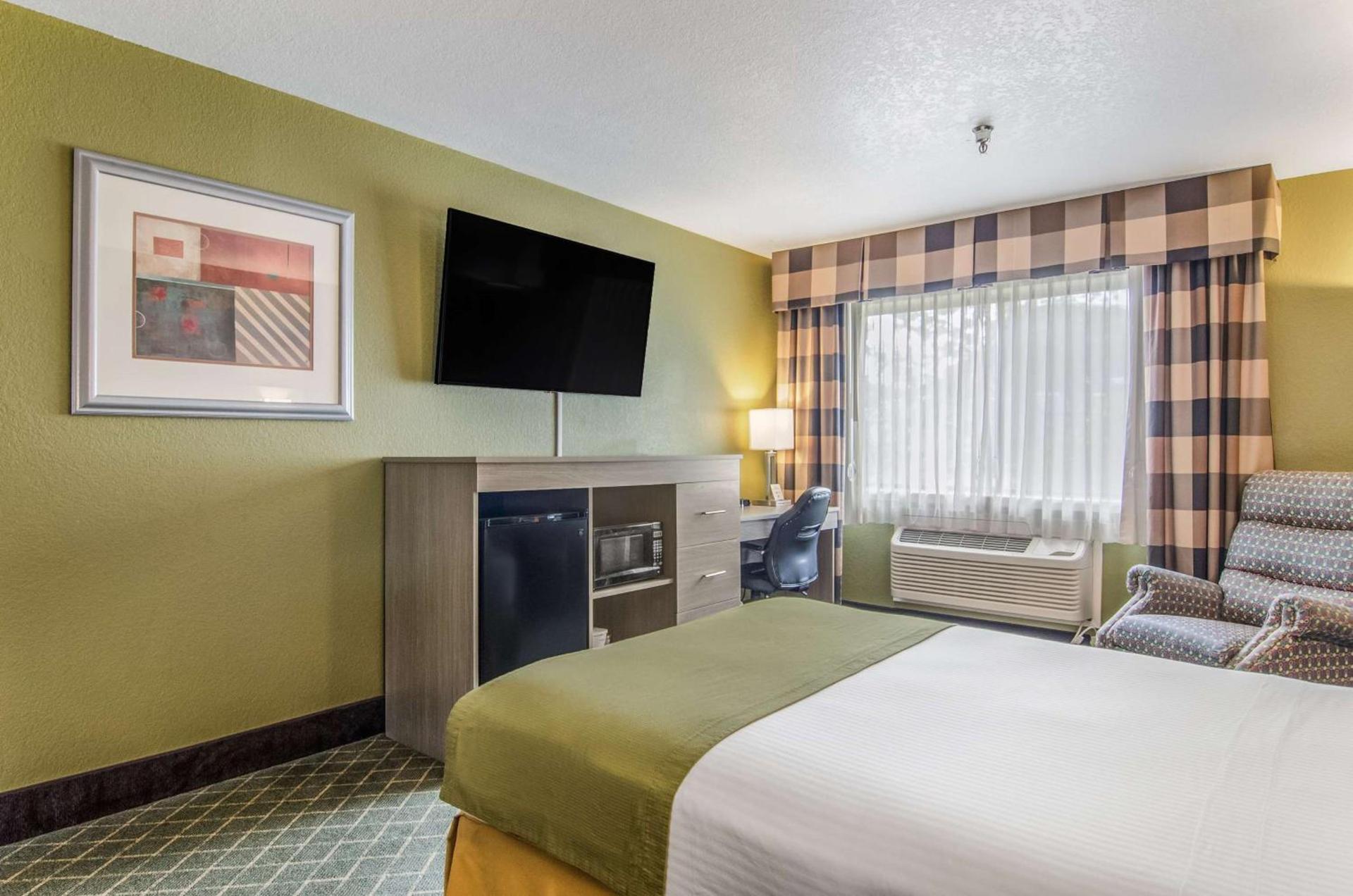 GuestHouse Inn & Suites Poulsbo photo 14