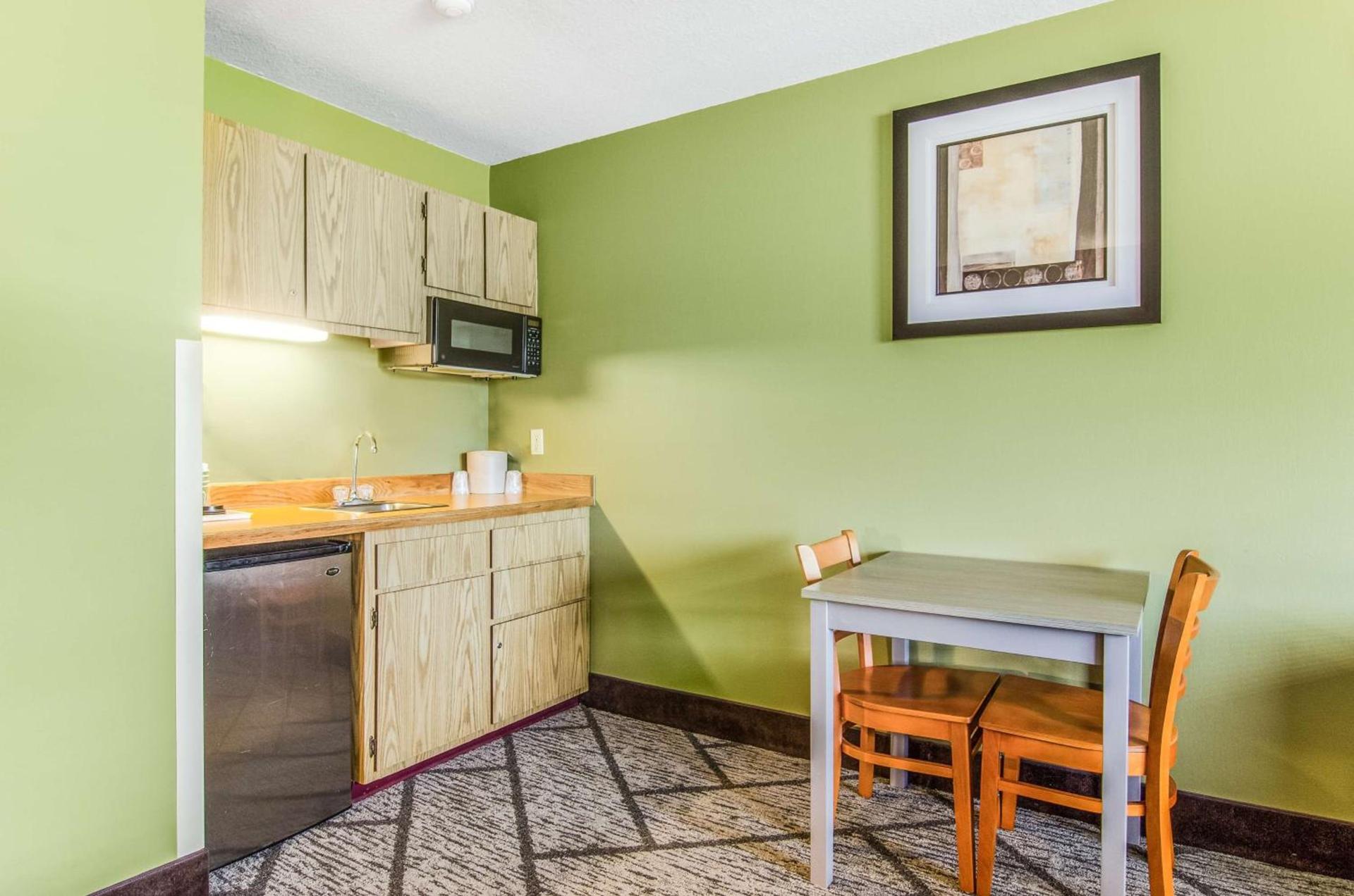 GuestHouse Inn & Suites Poulsbo photo 18