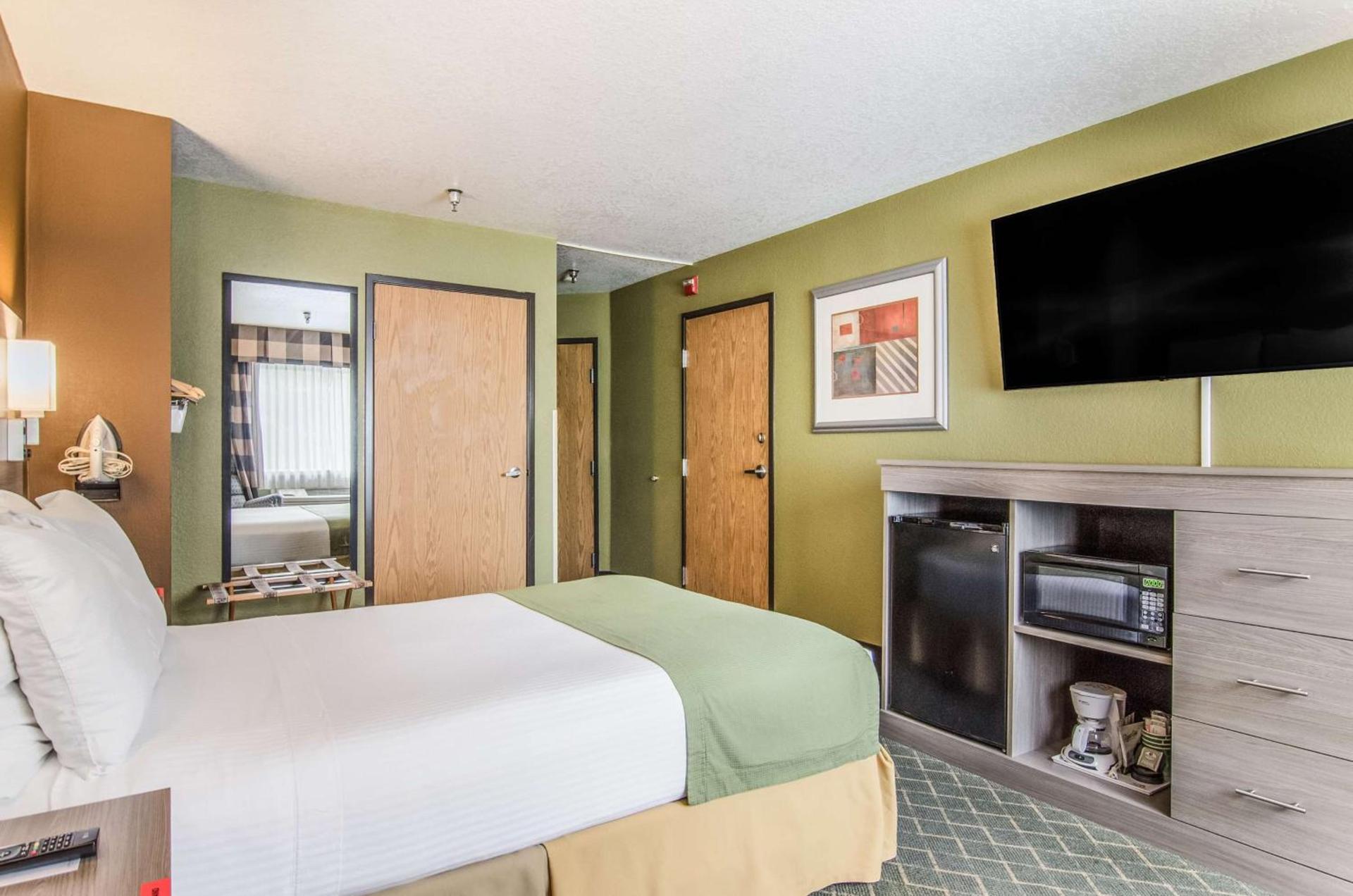 GuestHouse Inn & Suites Poulsbo photo 16