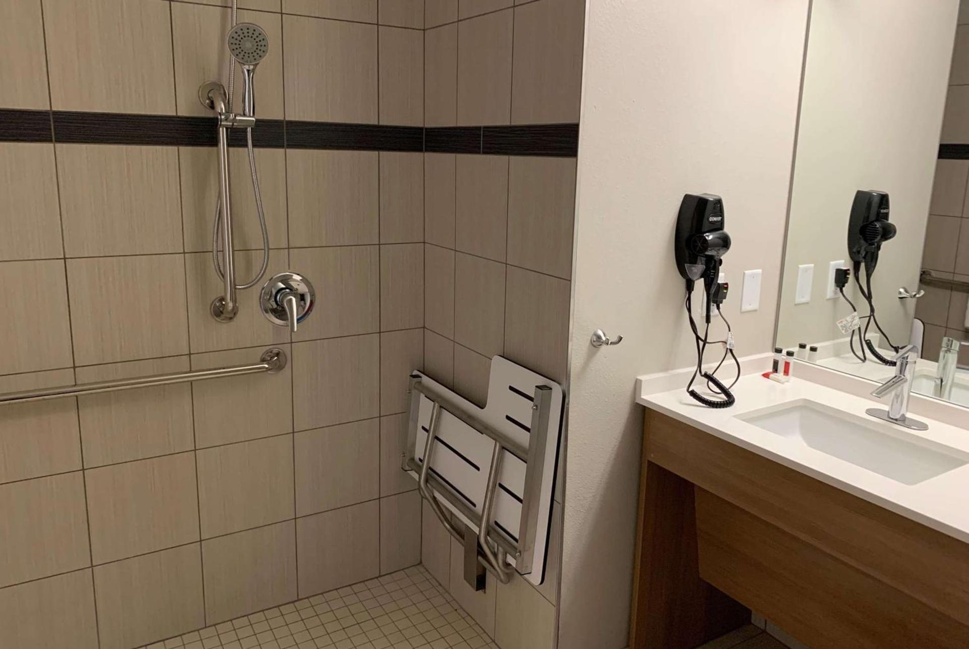 Microtel Inn & Suites by Wyndham Fountain Fort Carson photo 14