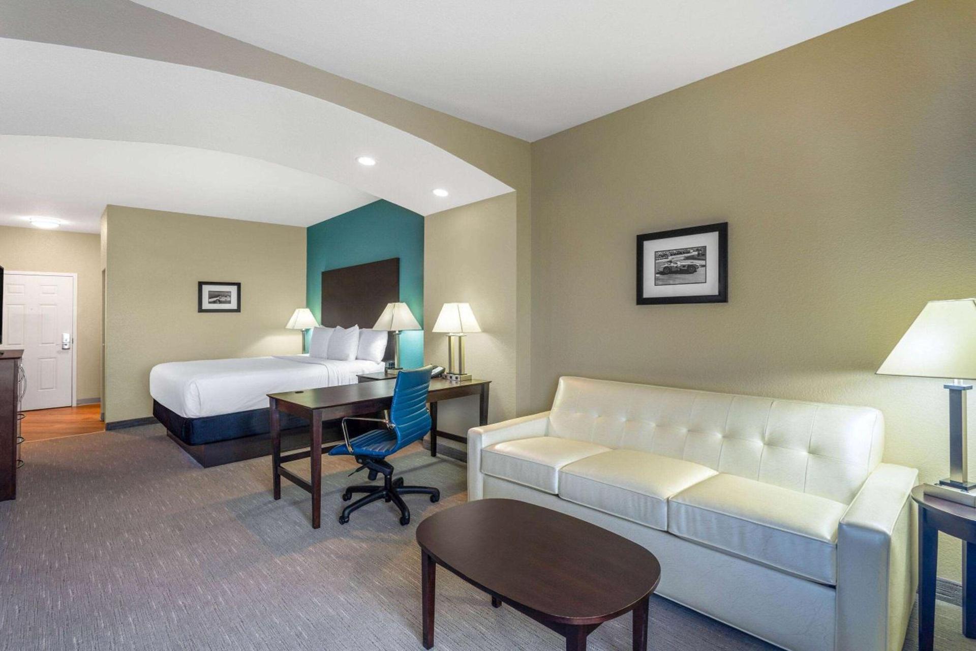 La Quinta by Wyndham Sebring photo 25