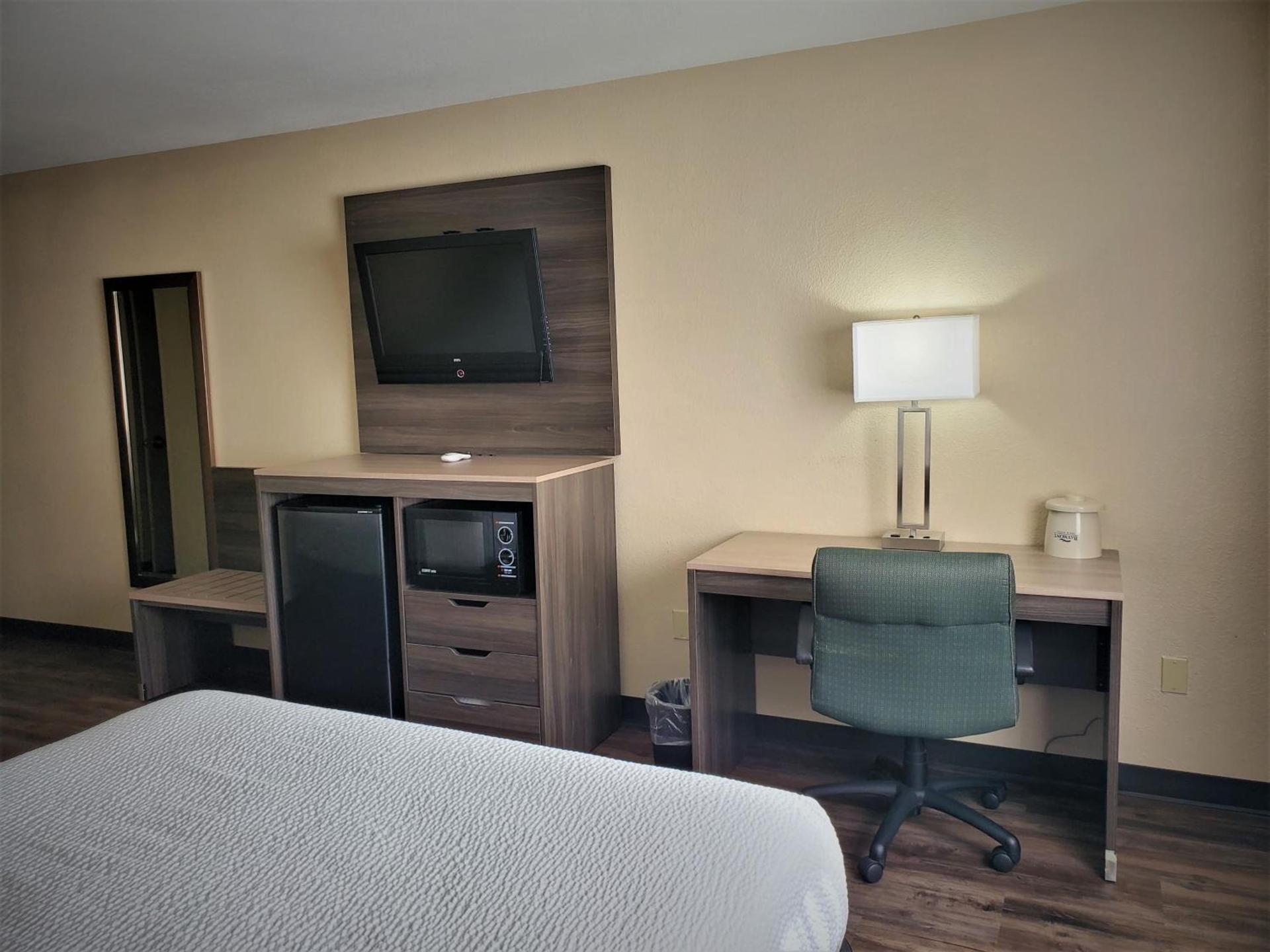 Baymont by Wyndham Santa Fe photo 23