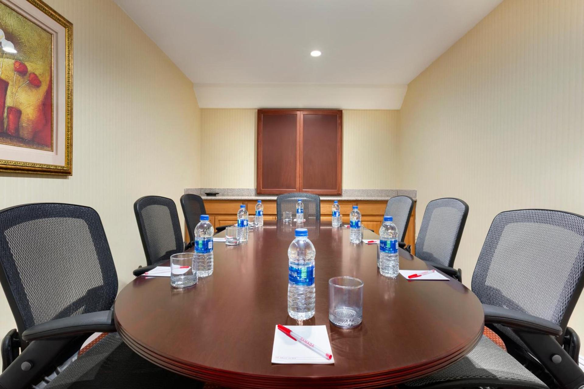 Ramada by Wyndham Oakland Downtown City Center photo 50