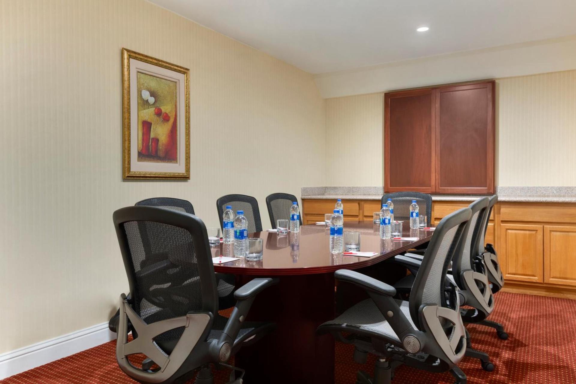 Ramada by Wyndham Oakland Downtown City Center photo 49
