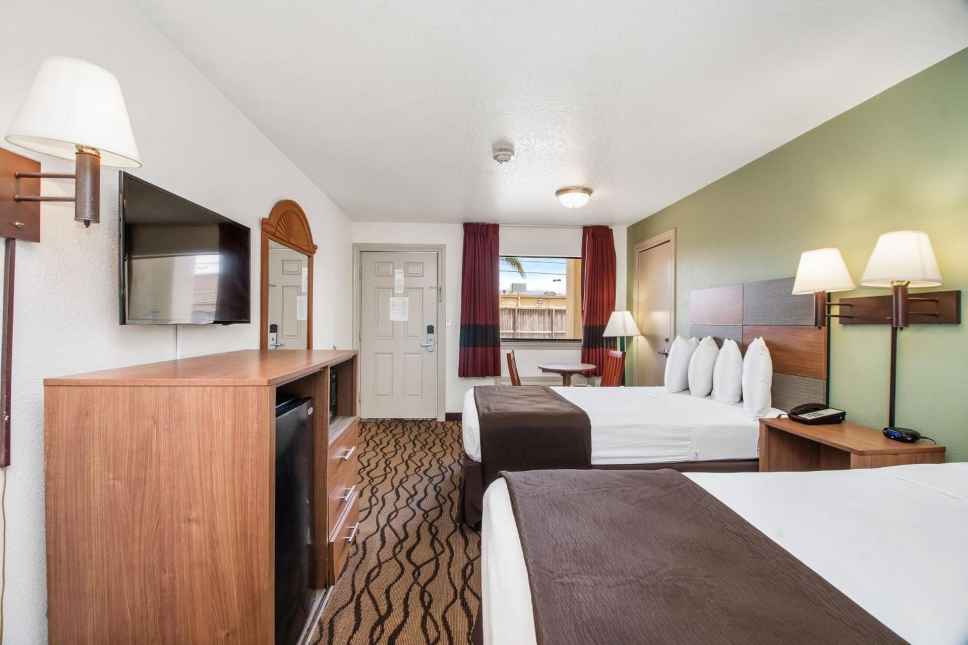 Motel 6 Classic Galveston, TX Beach-Seawall photo 9