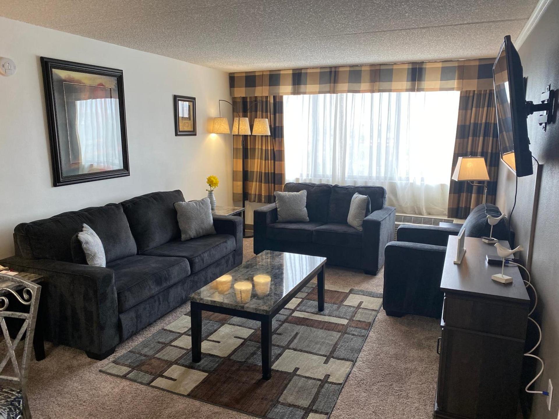 Ramada by Wyndham Albuquerque Midtown photo 12