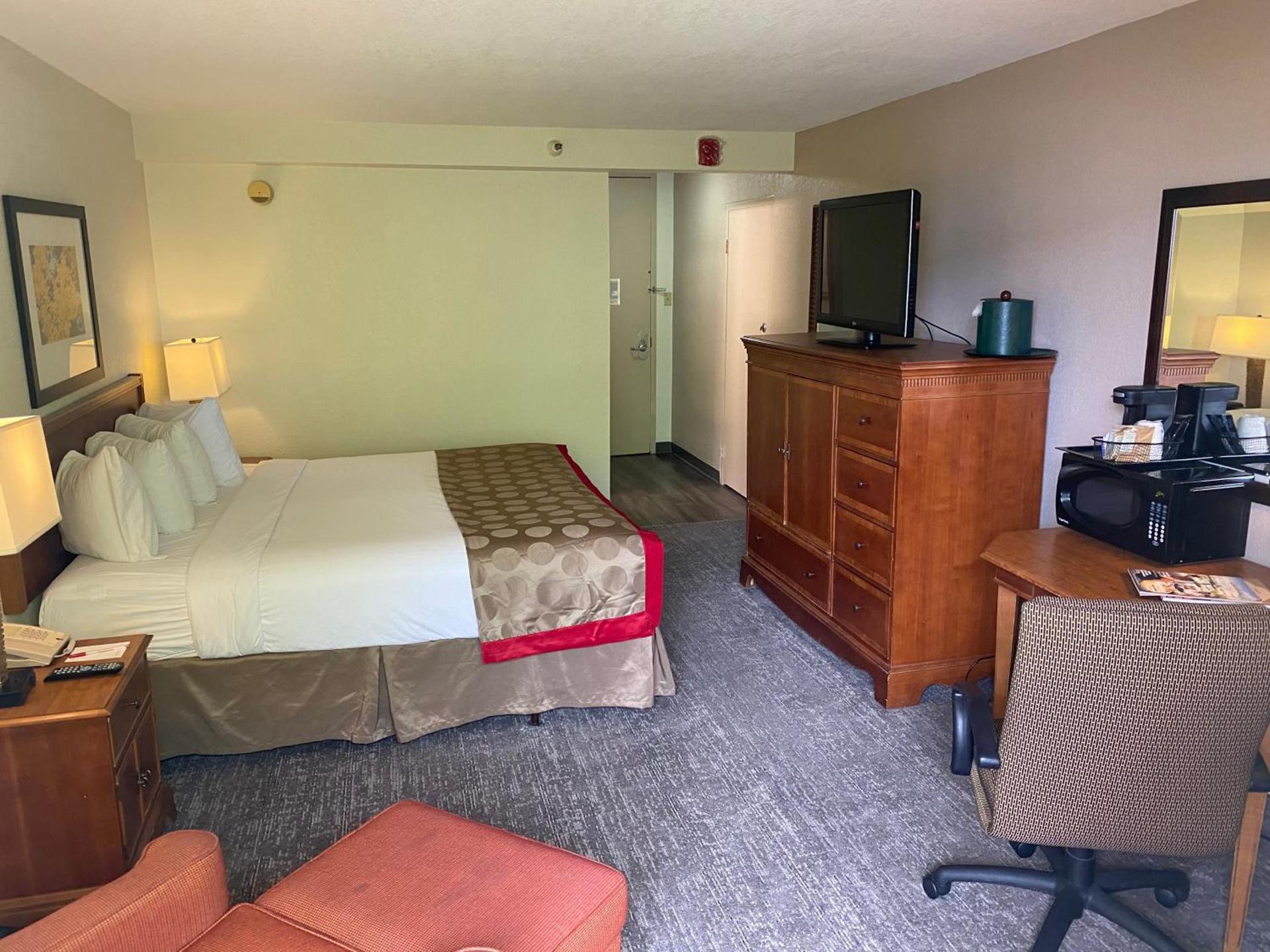 Ramada by Wyndham Albuquerque Midtown photo 58