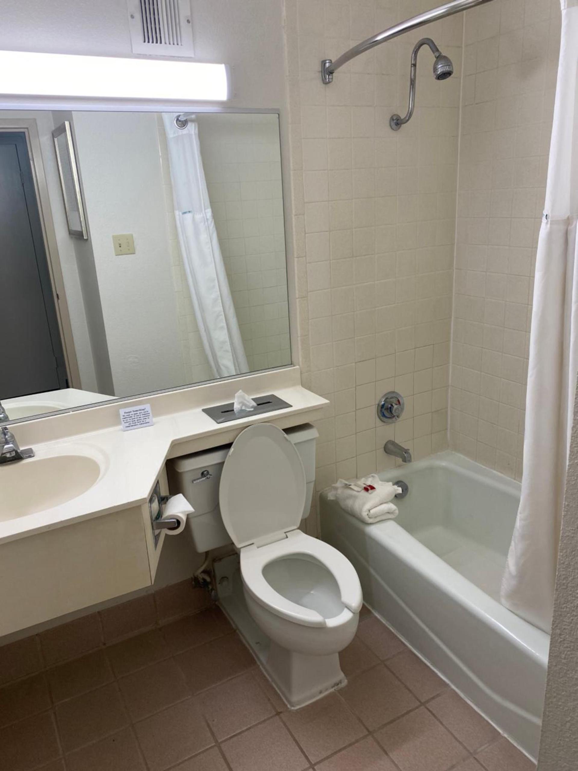 Ramada by Wyndham Albuquerque Midtown photo 57