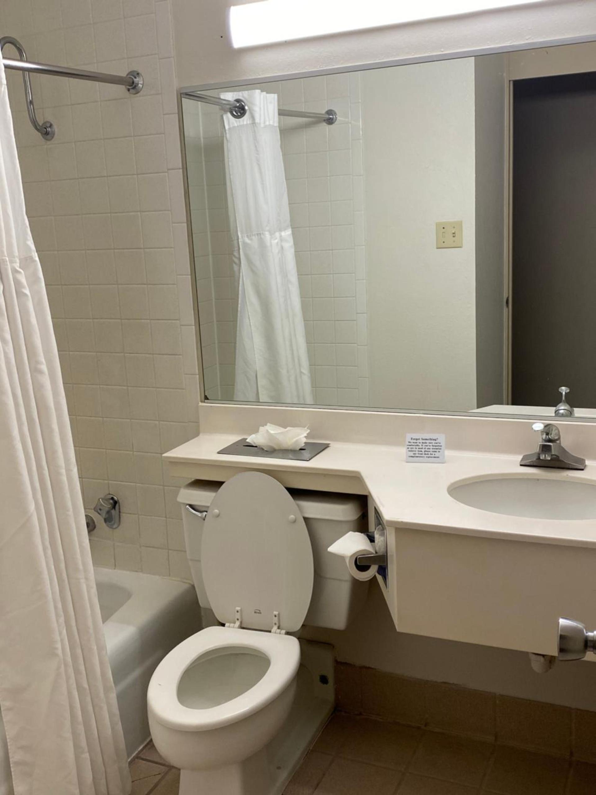 Ramada by Wyndham Albuquerque Midtown photo 56