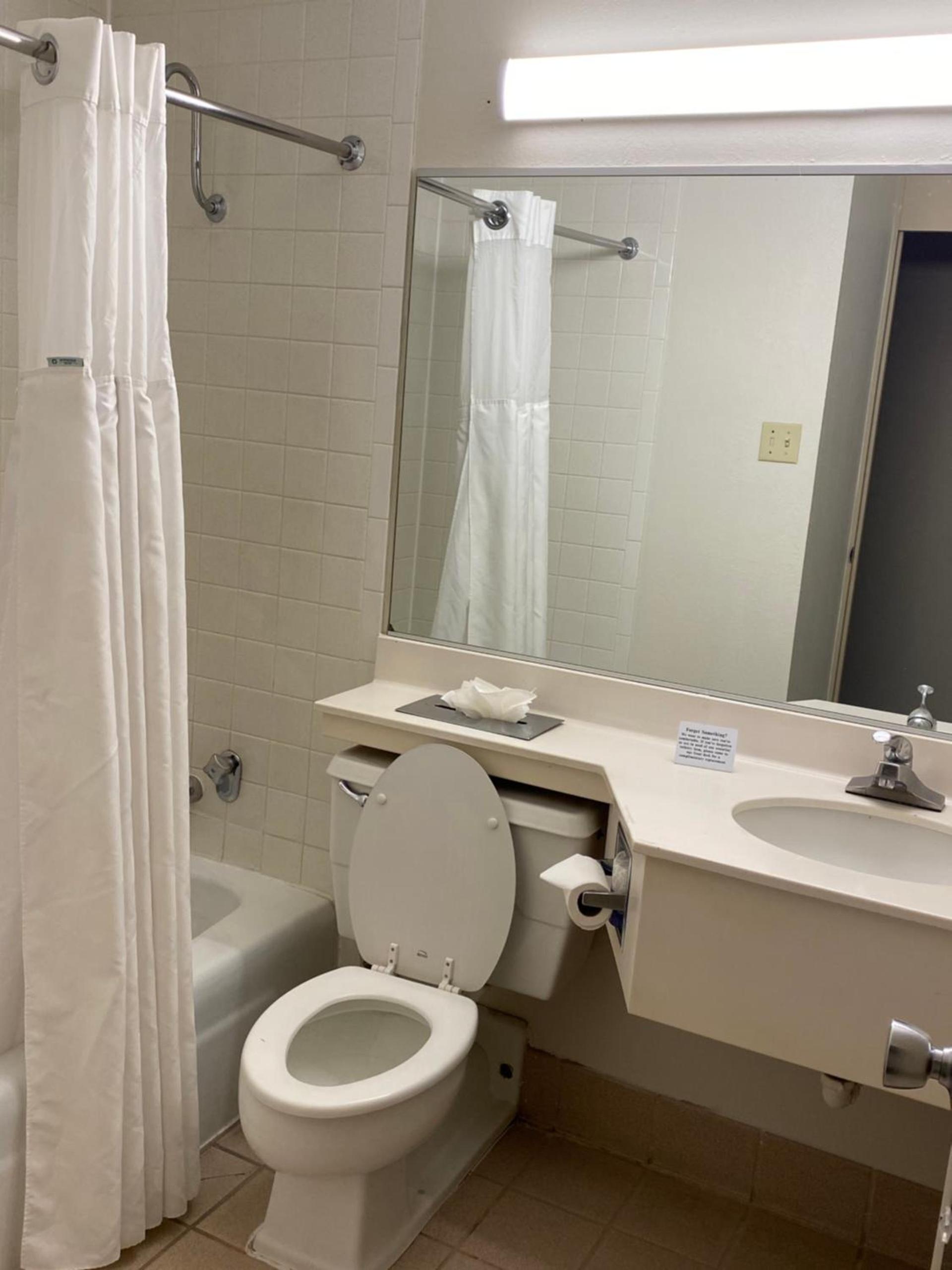 Ramada by Wyndham Albuquerque Midtown photo 36