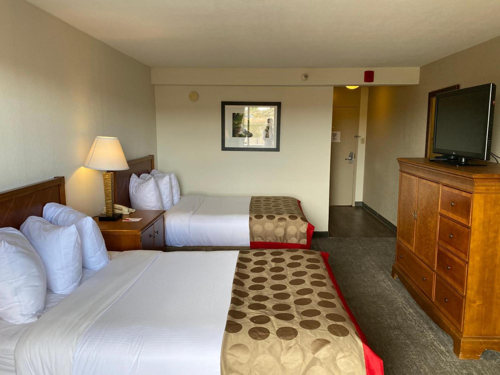 Ramada by Wyndham Albuquerque Midtown photo 32