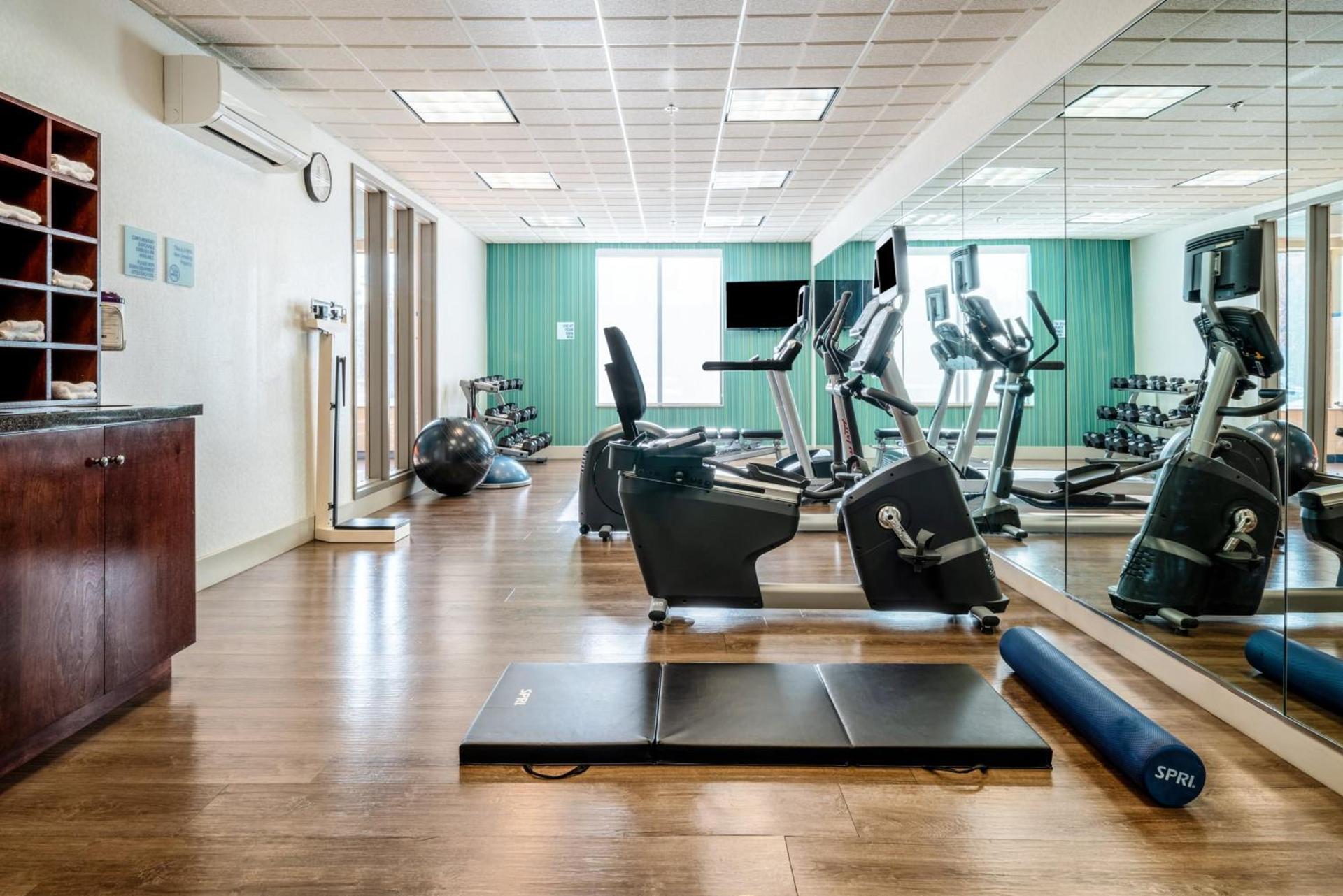 Holiday Inn Express Hotel & Suites Tappahannock by IHG photo 9