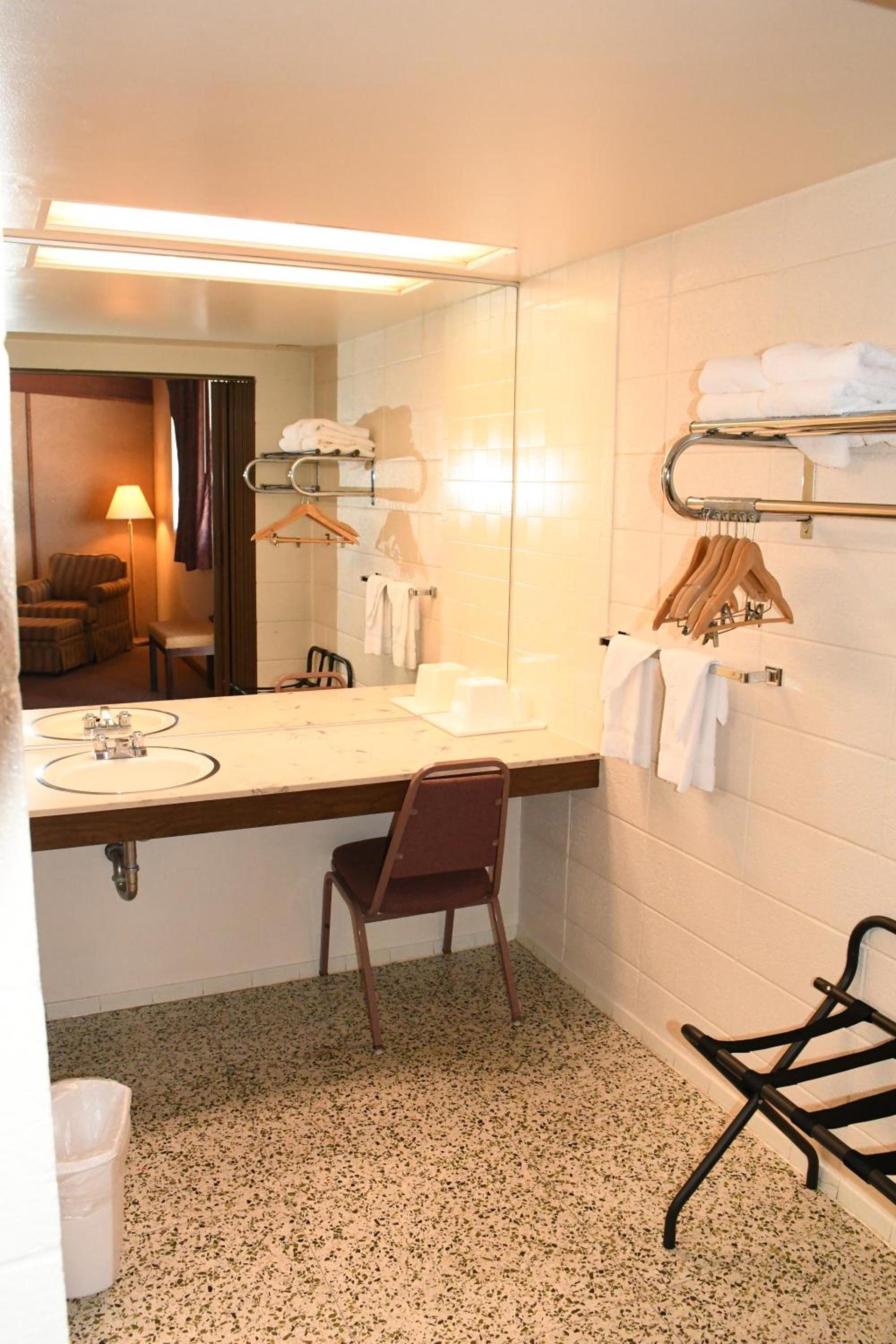 Prairie Inn photo 13