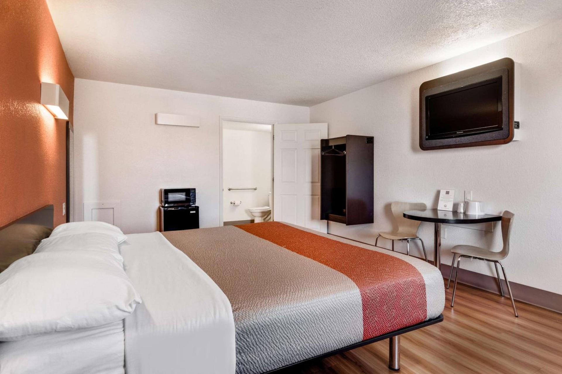 Motel 6-Youngstown, OH photo 3