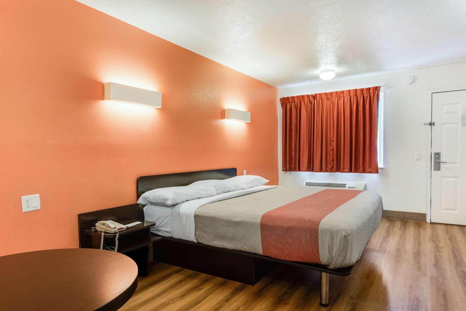 Motel 6-Youngstown, OH photo 8