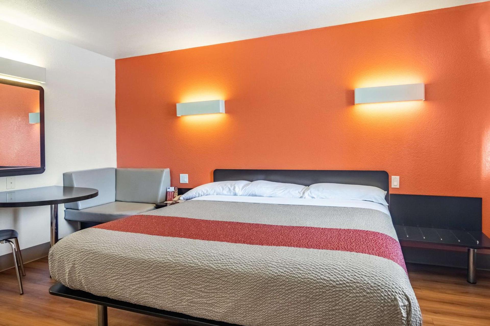 Motel 6-Youngstown, OH photo 13
