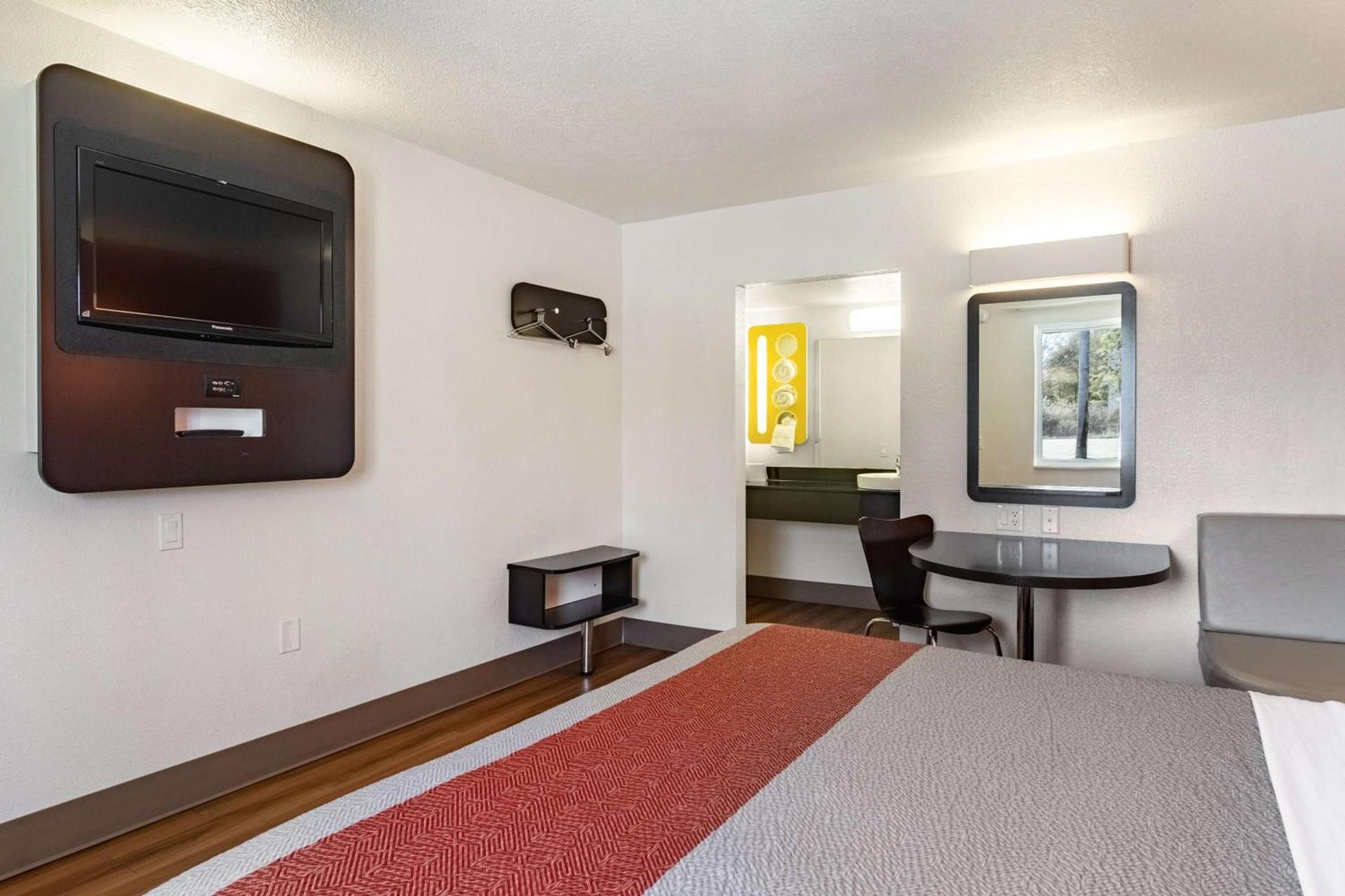 Motel 6-Youngstown, OH photo 14