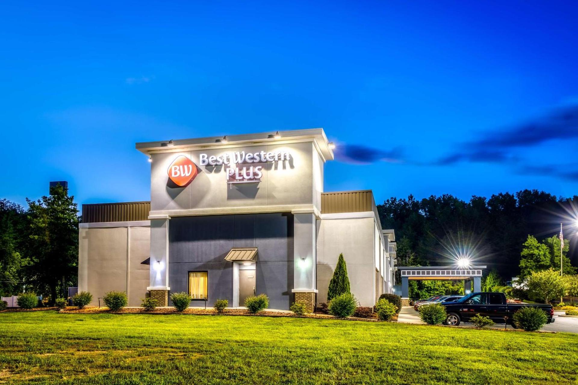 Best Western Plus Yadkin Valley Inn & Suites photo 14