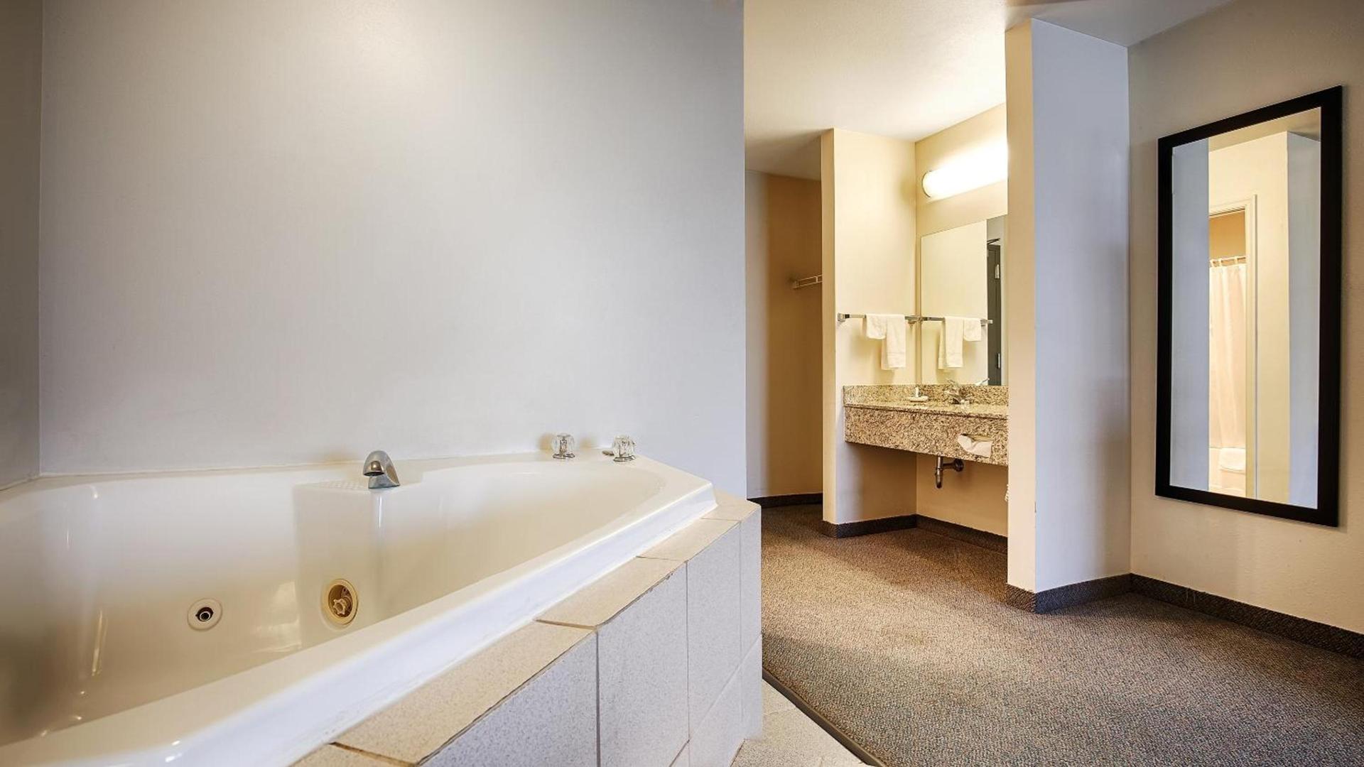 Best Western Chambersburg photo 13