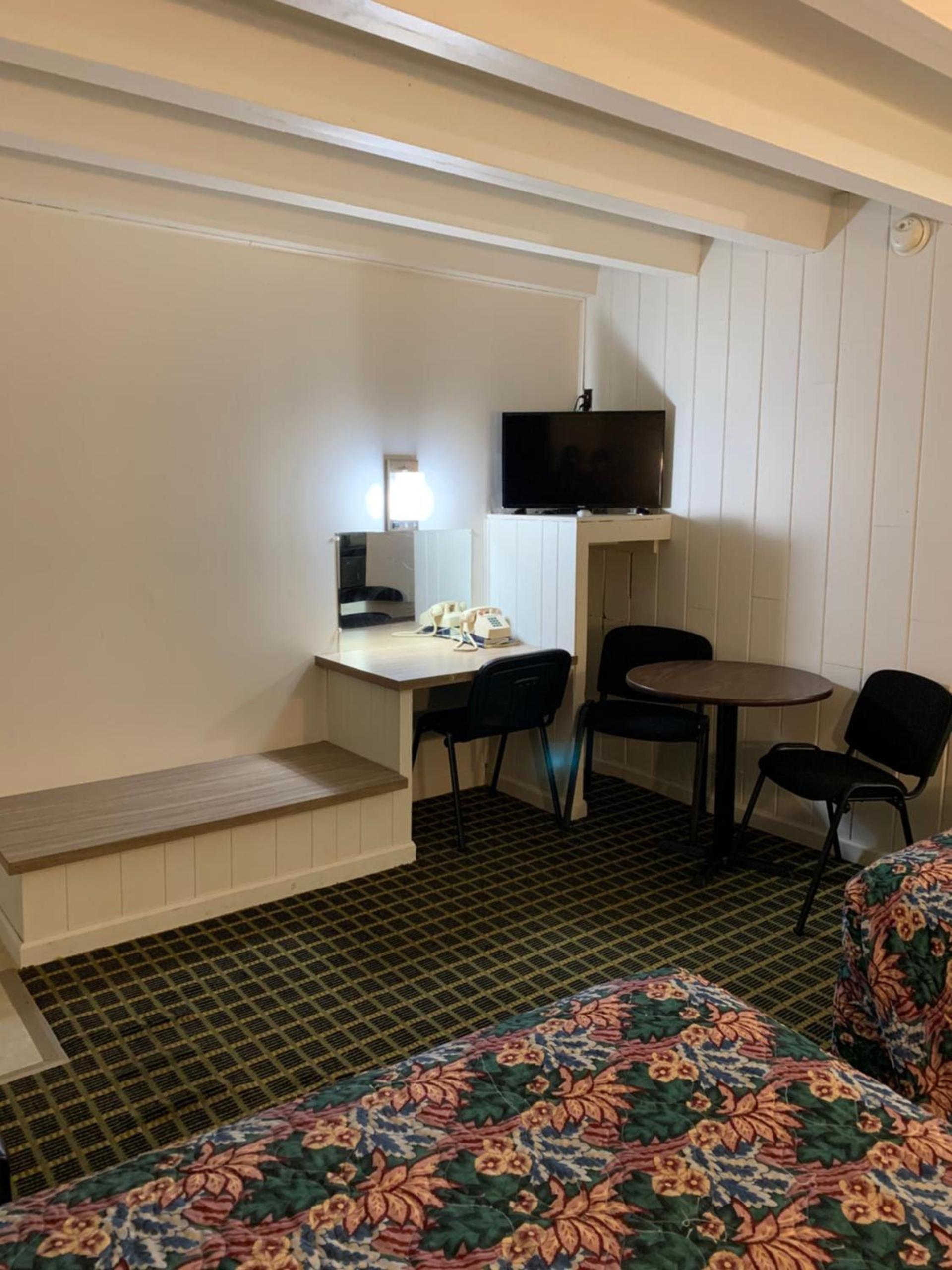 Boone trail inn photo 22