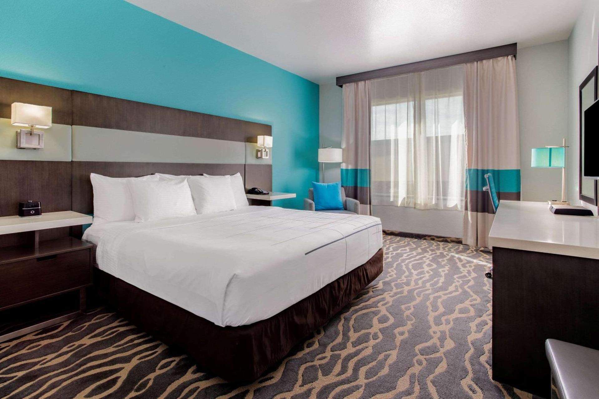 La Quinta Inn & Suites by Wyndham Northlake Ft. Worth photo 52