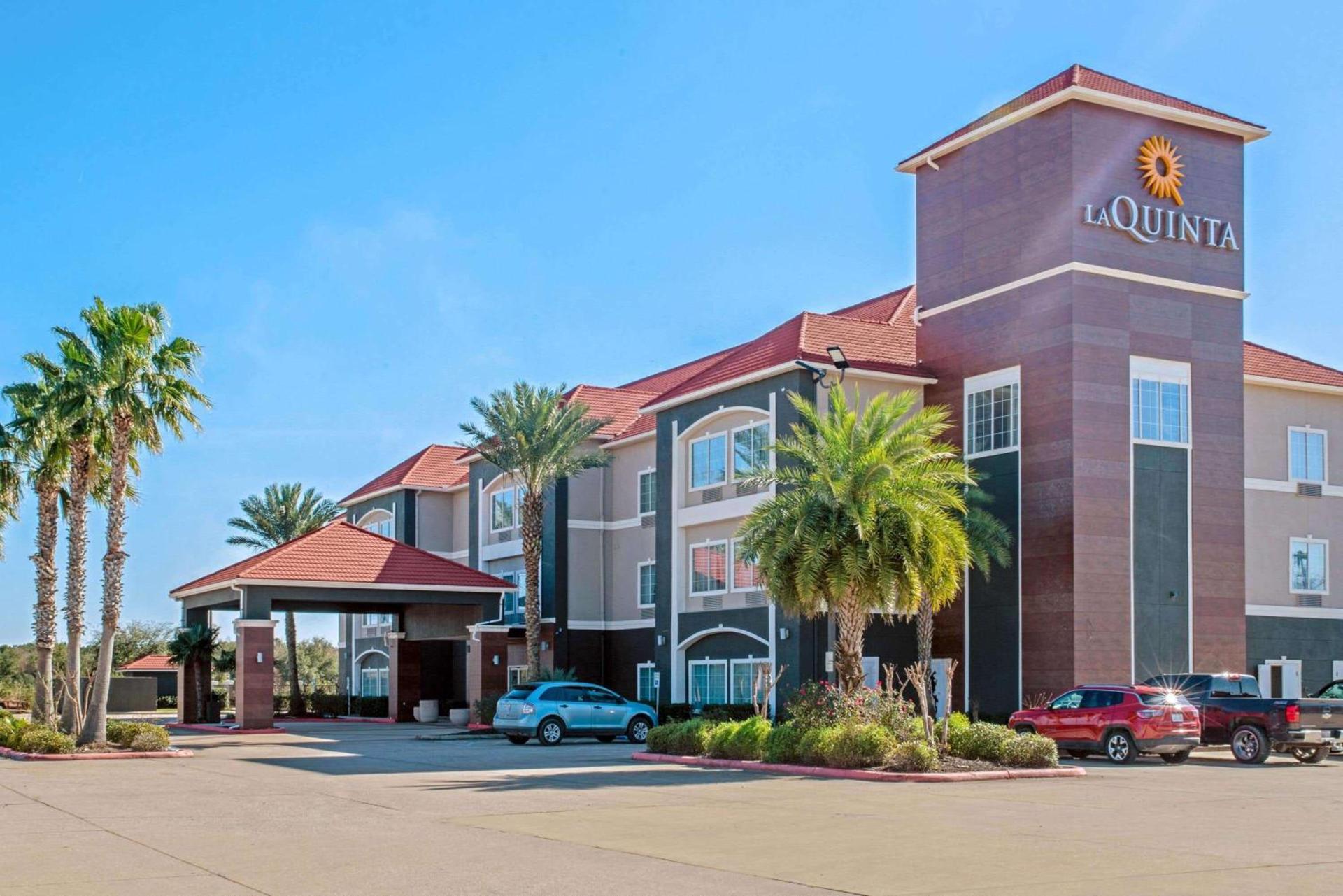 La Quinta by Wyndham Winnie — hotel in Winnie