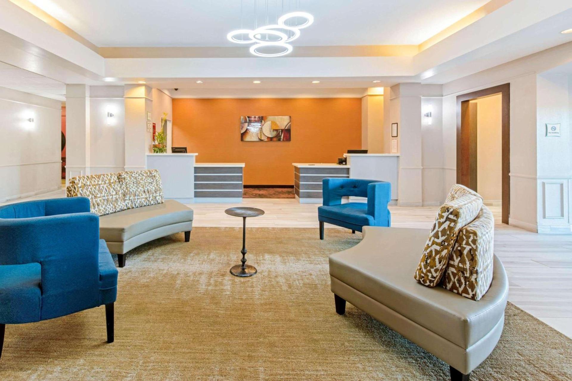 La Quinta by Wyndham Winnie photo 3