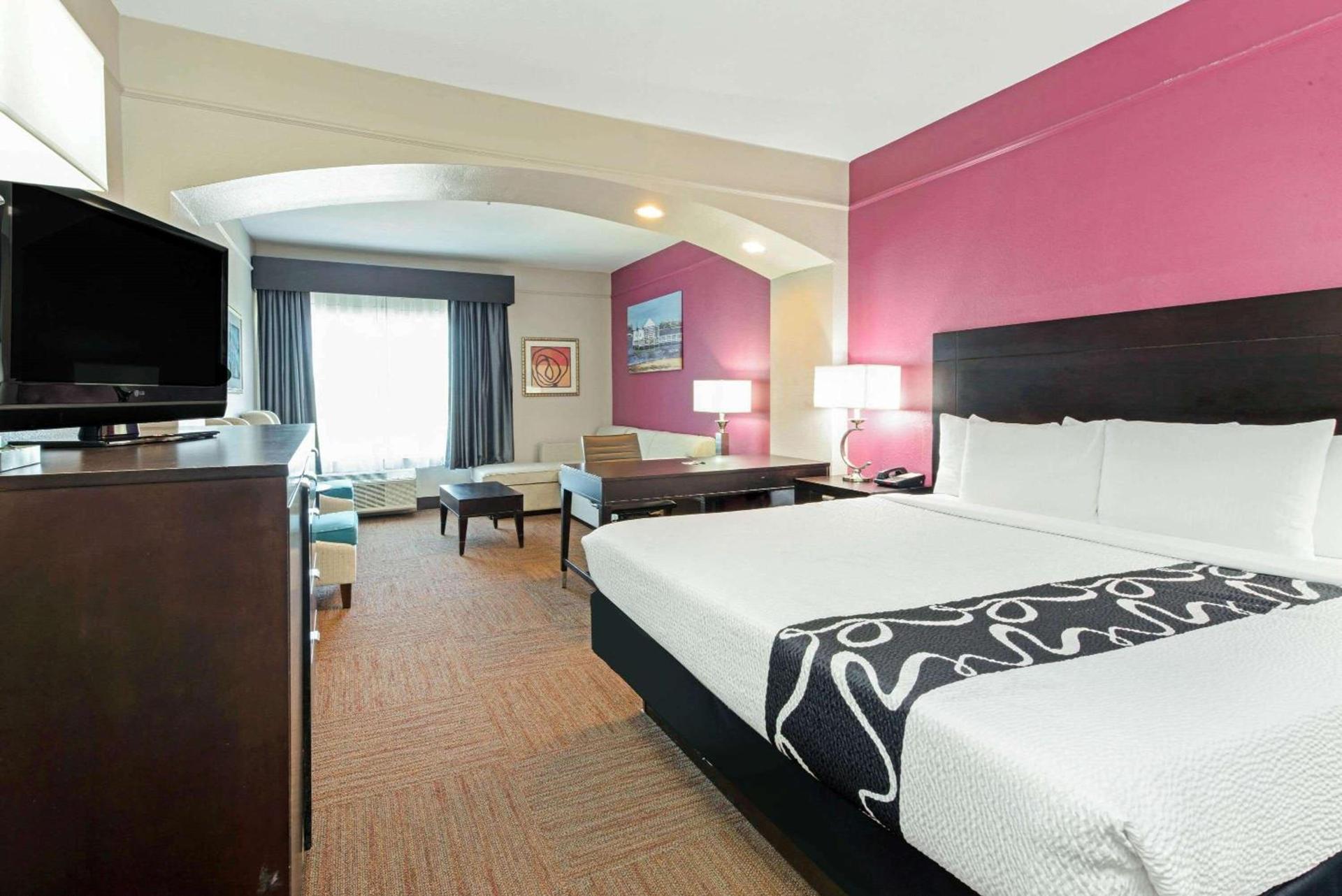 La Quinta by Wyndham Winnie photo 21