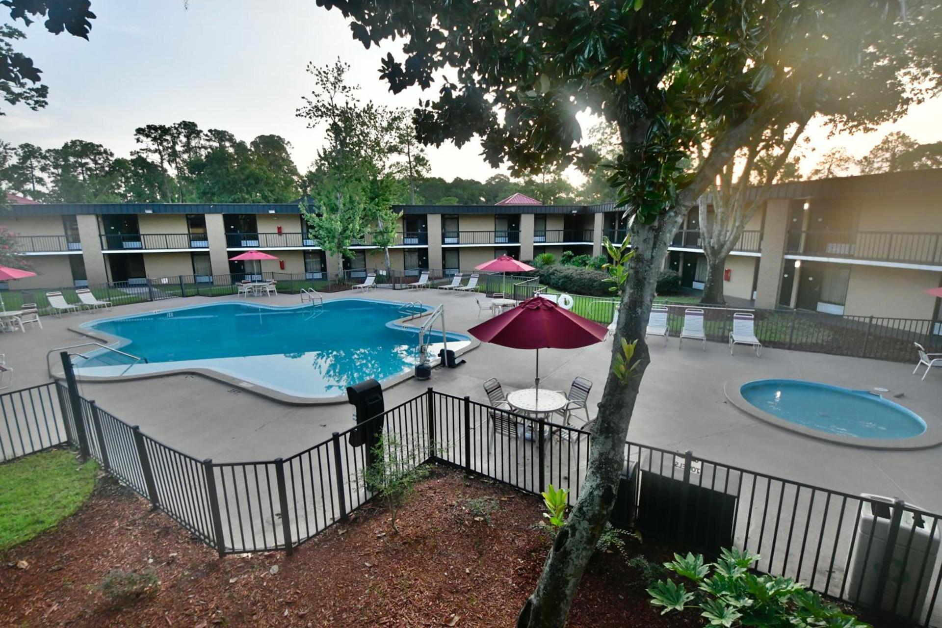 Ramada by Wyndham Jacksonville Hotel & Conference Center photo 39