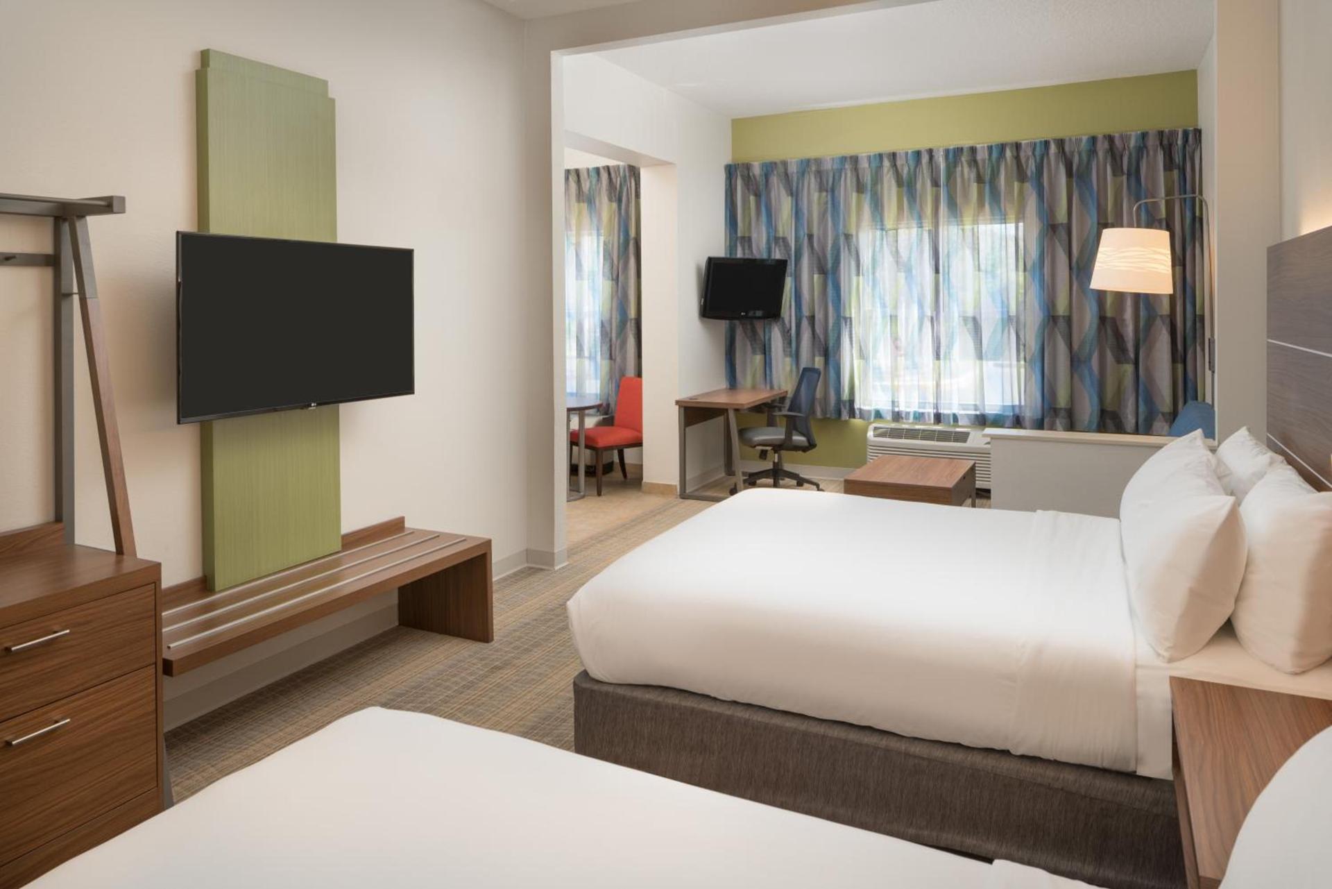 Holiday Inn Express & Suites Orlando International Airport by IHG photo 2