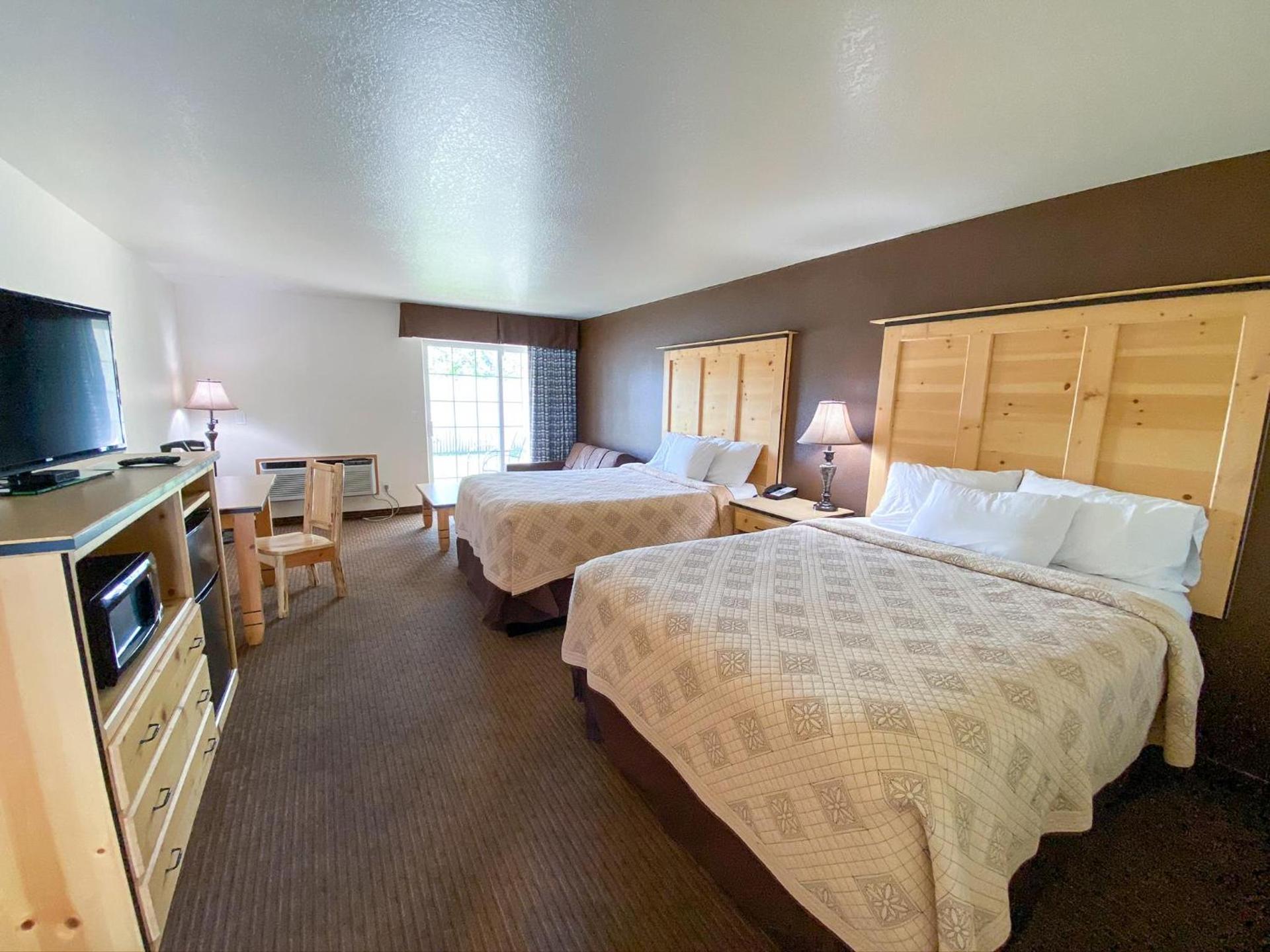 Sisters Inn & Suites photo 3