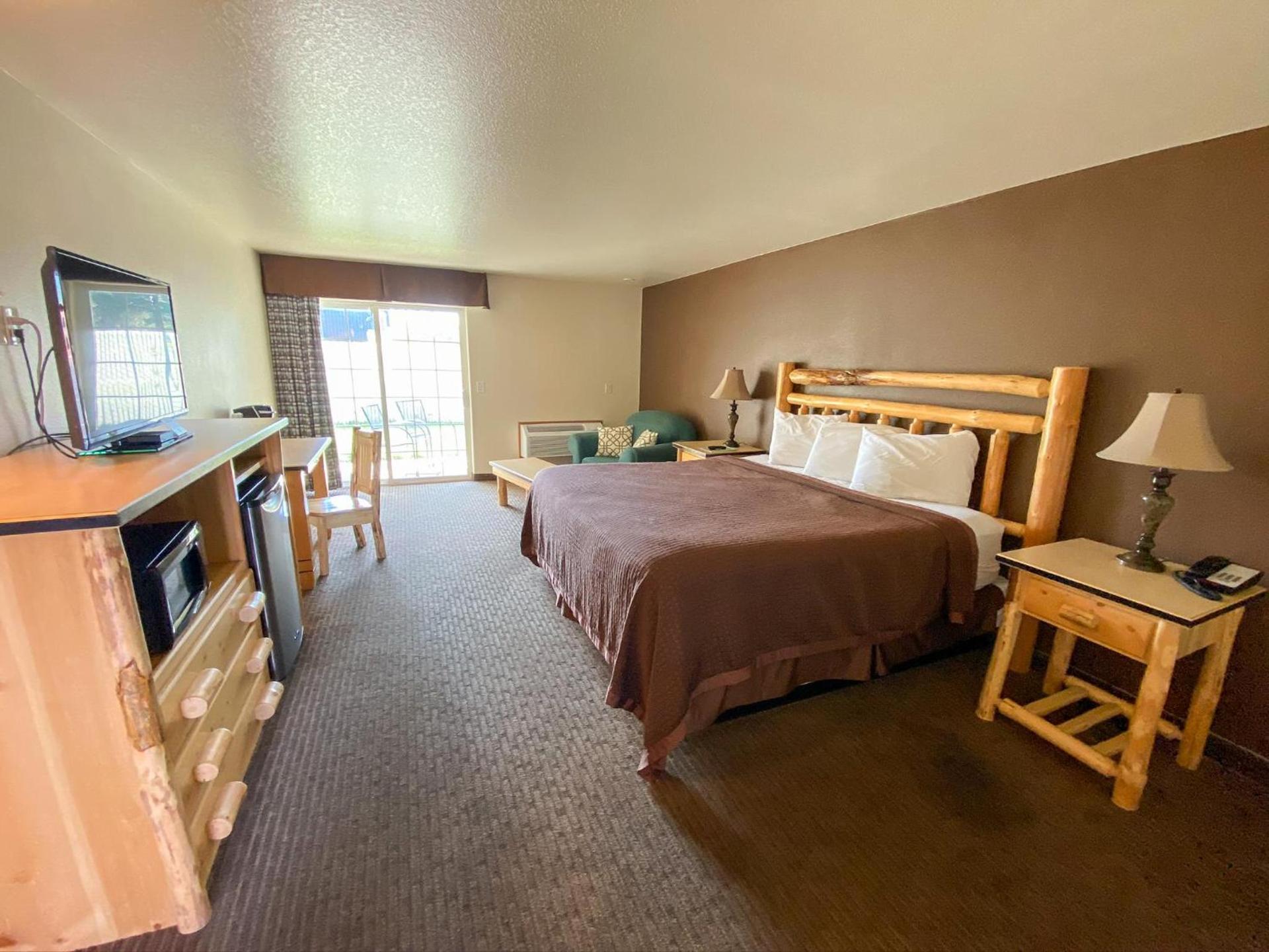 Sisters Inn & Suites photo 5