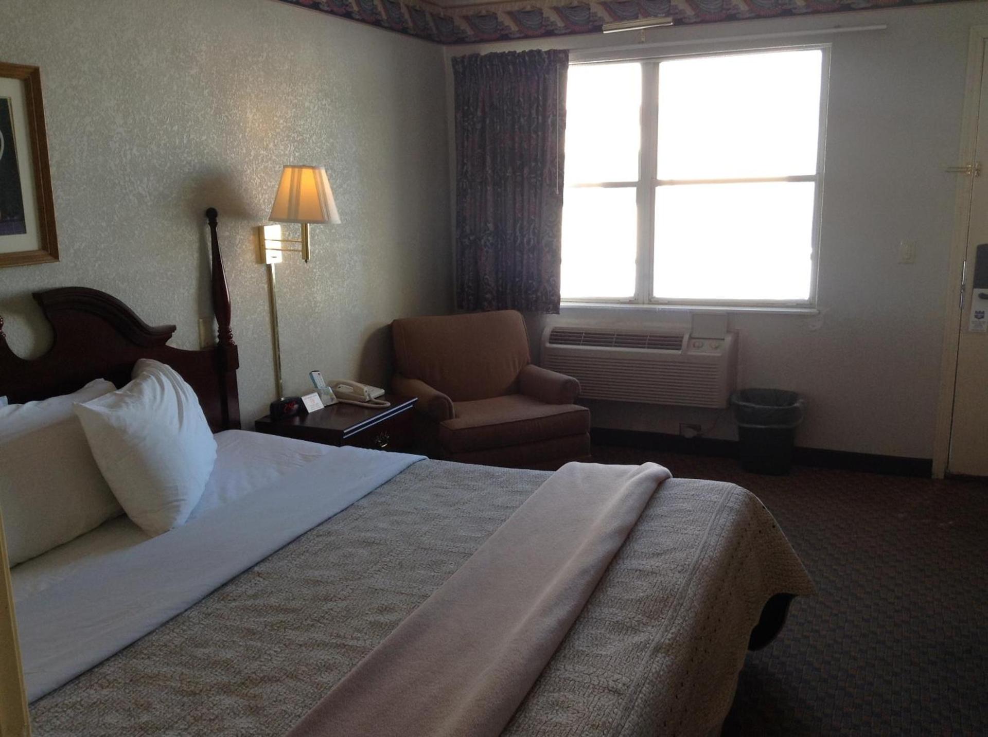 Knights Inn Peru photo 18