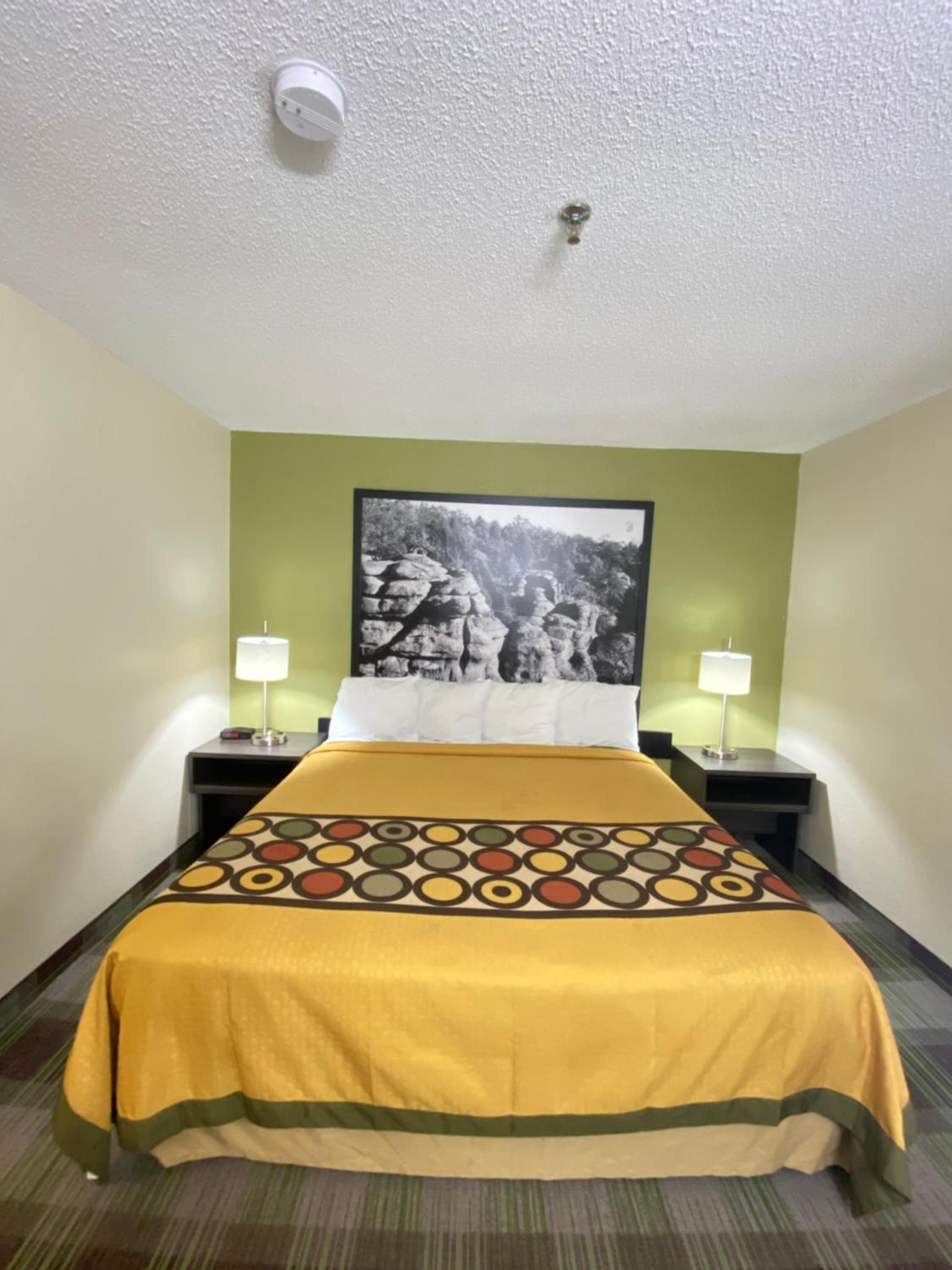 Super 8 by Wyndham Metropolis photo 31