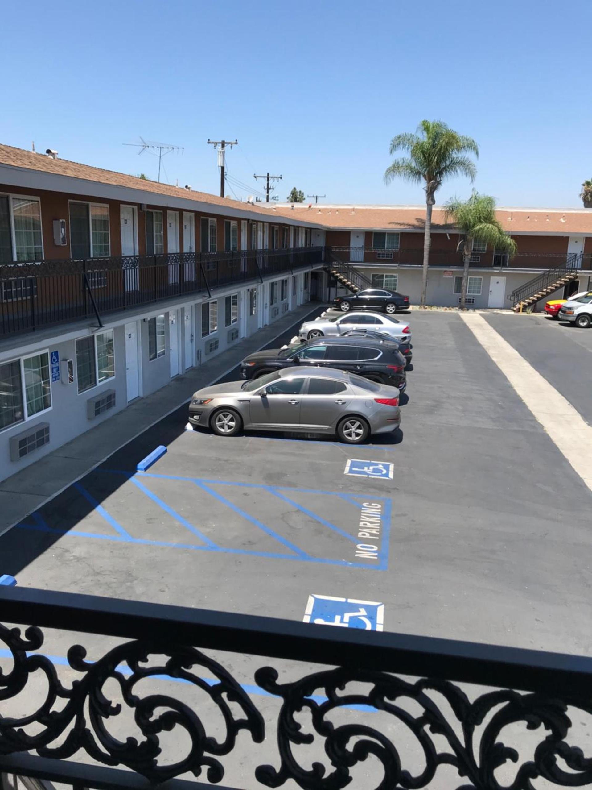 Castaway Motel photo 22