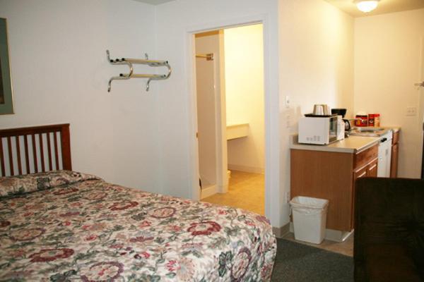 Ponderosa Motel photo 6