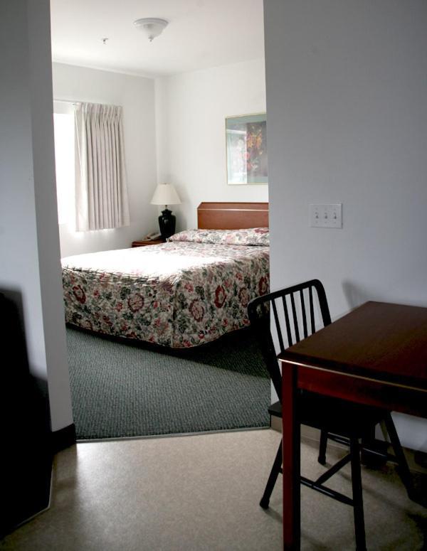 Ponderosa Motel photo 10