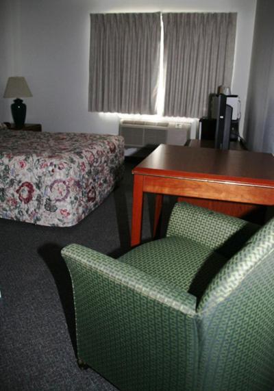 Ponderosa Motel photo 14