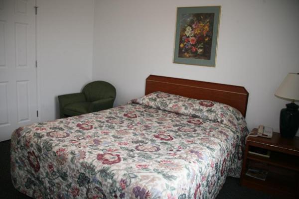 Ponderosa Motel photo 5