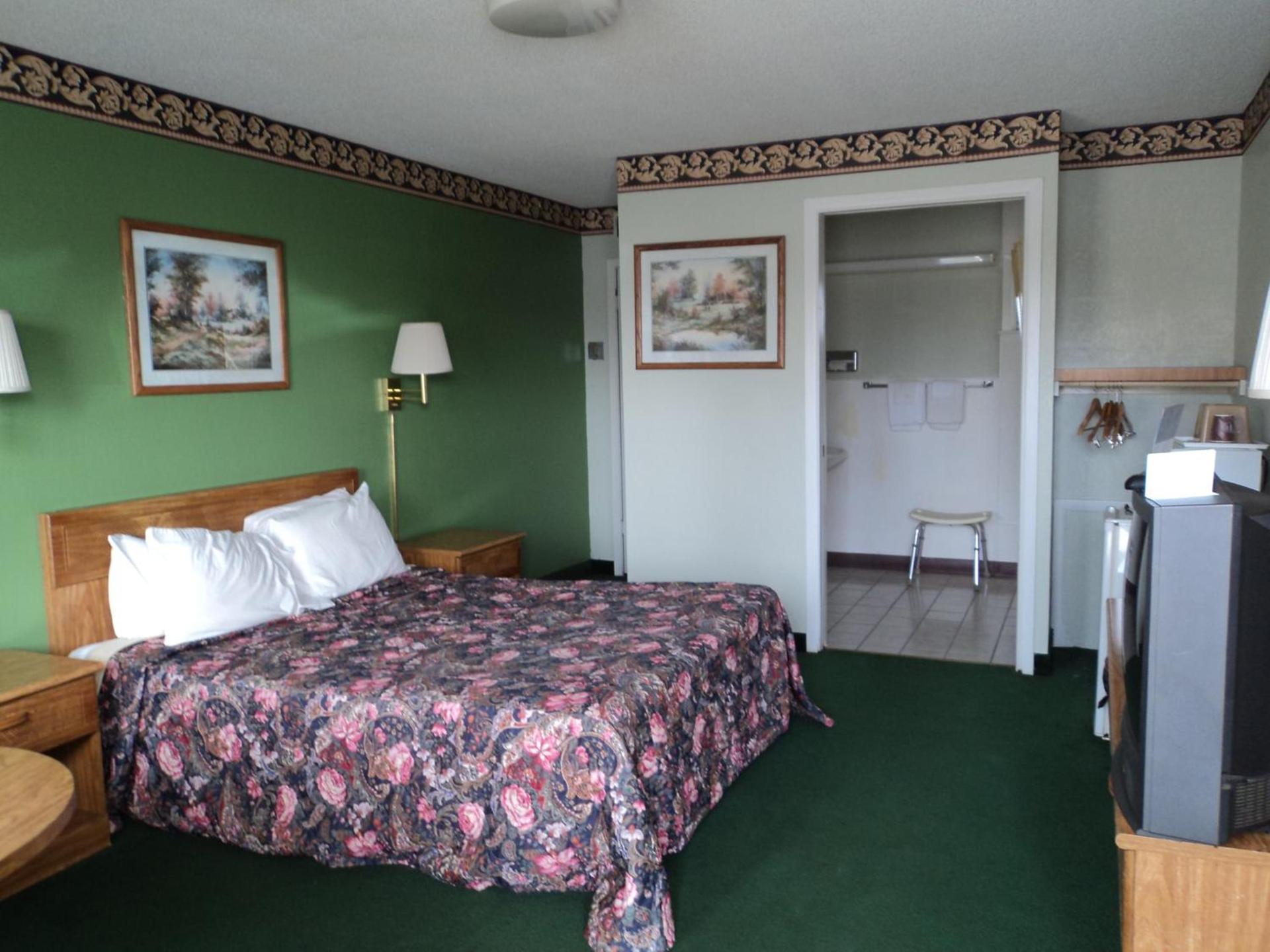 Knights Inn Ottawa photo 4
