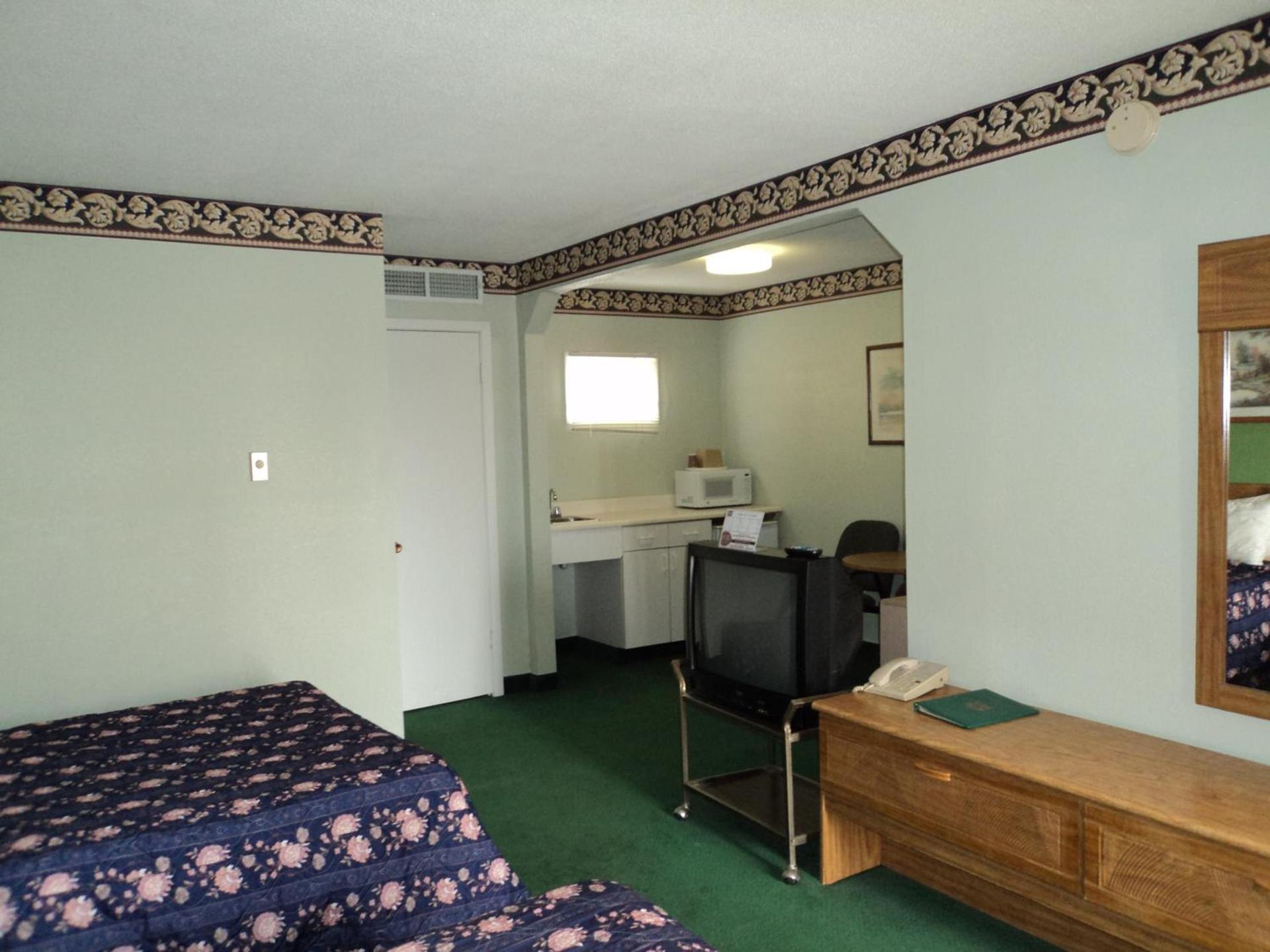 Knights Inn Ottawa photo 5