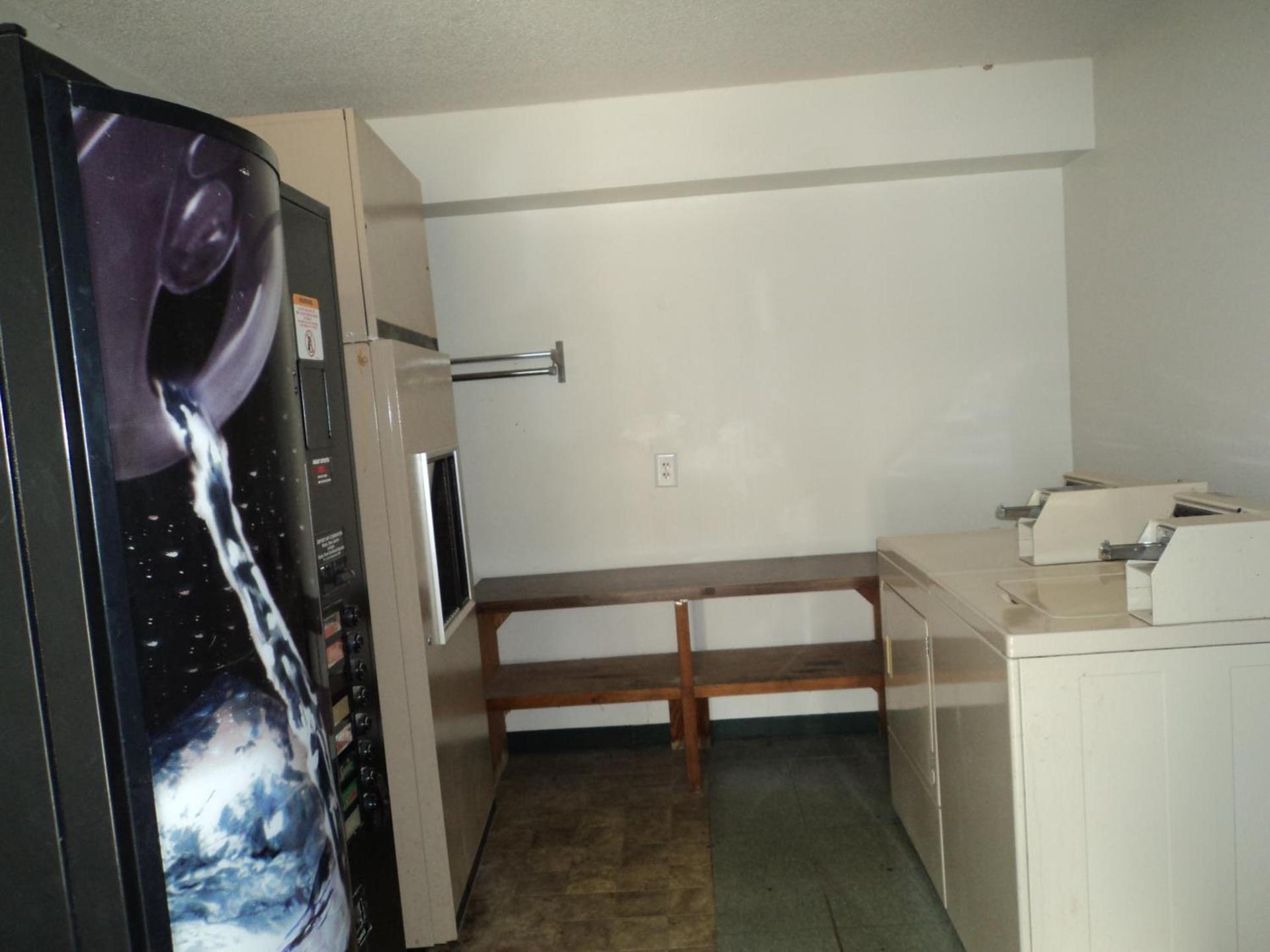 Knights Inn Ottawa photo 13