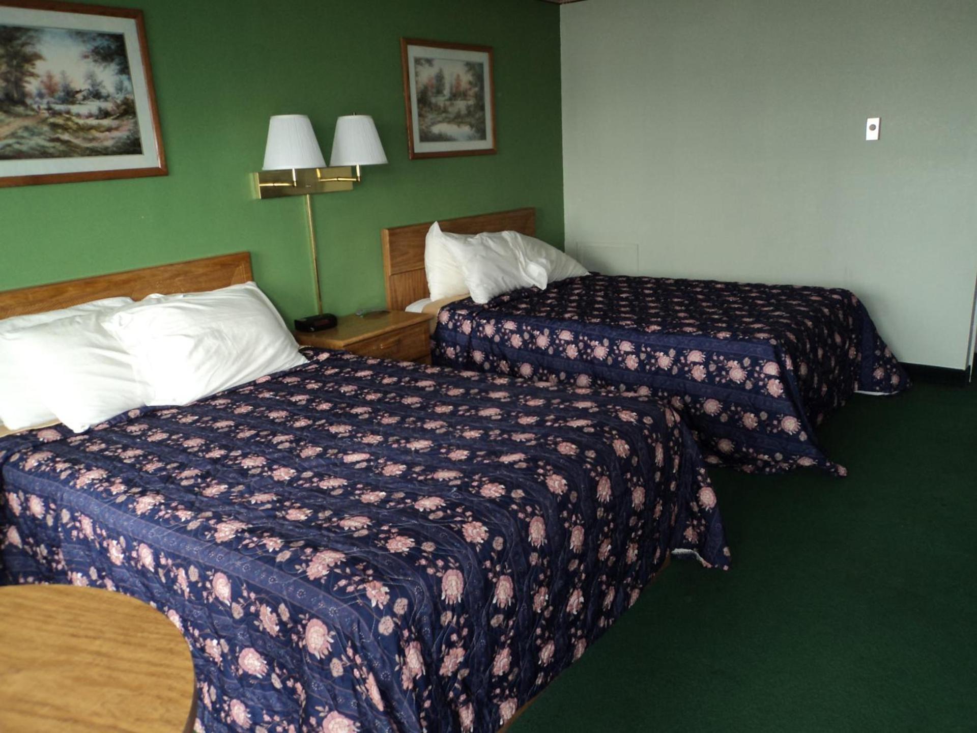 Knights Inn Ottawa photo 2