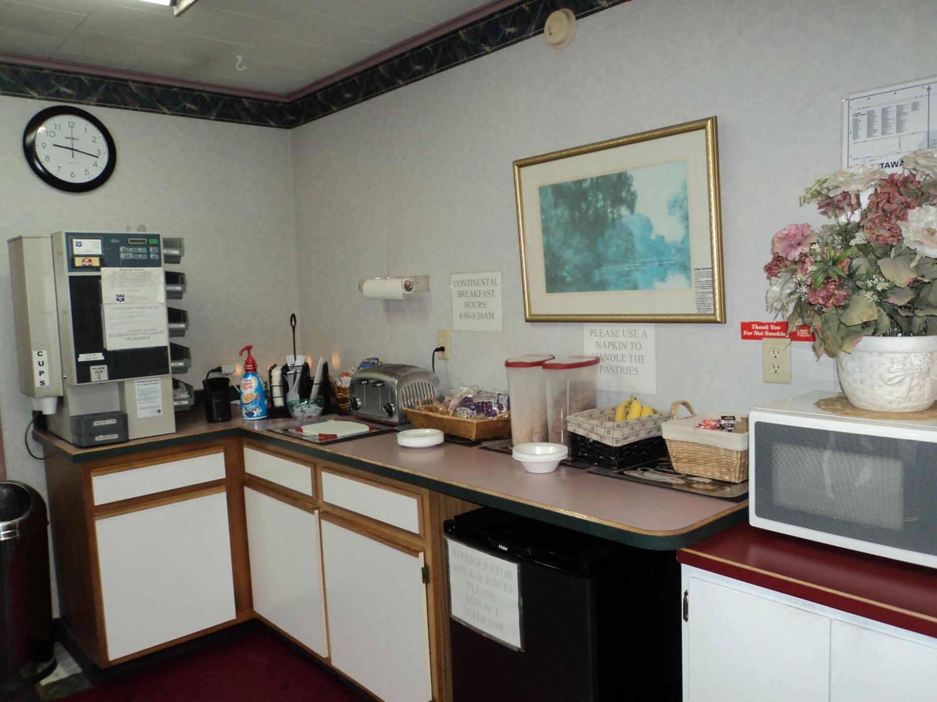 Knights Inn Ottawa photo 15
