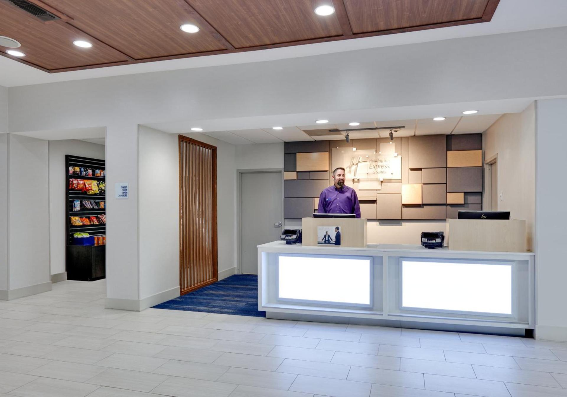 Holiday Inn Express Hotel & Suites Cleburne by IHG photo 18