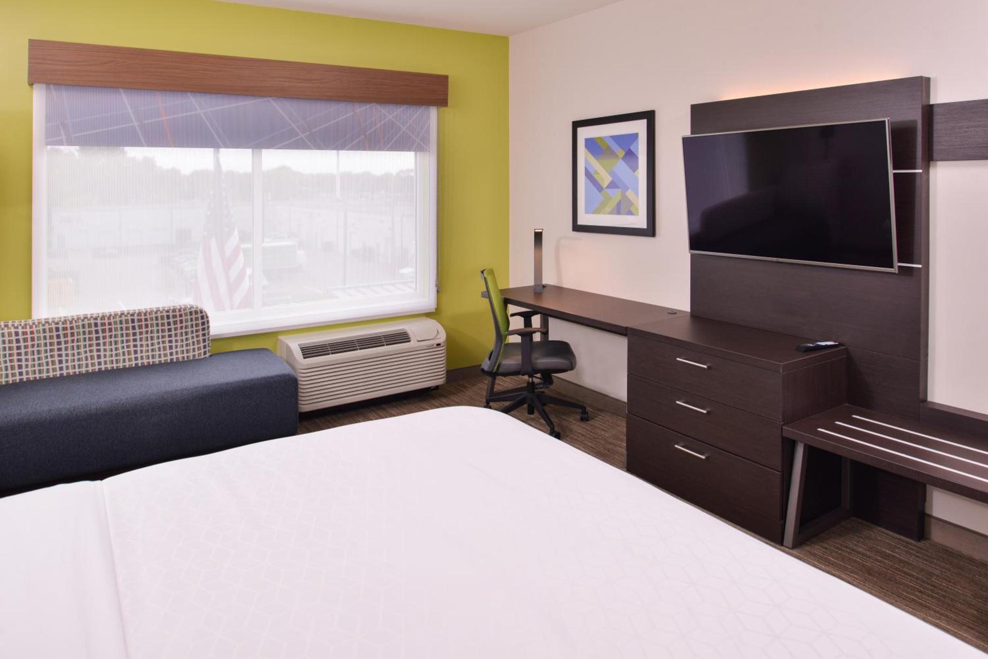 Holiday Inn Express & Suites - Mall of America - MSP Airport by IHG photo 59