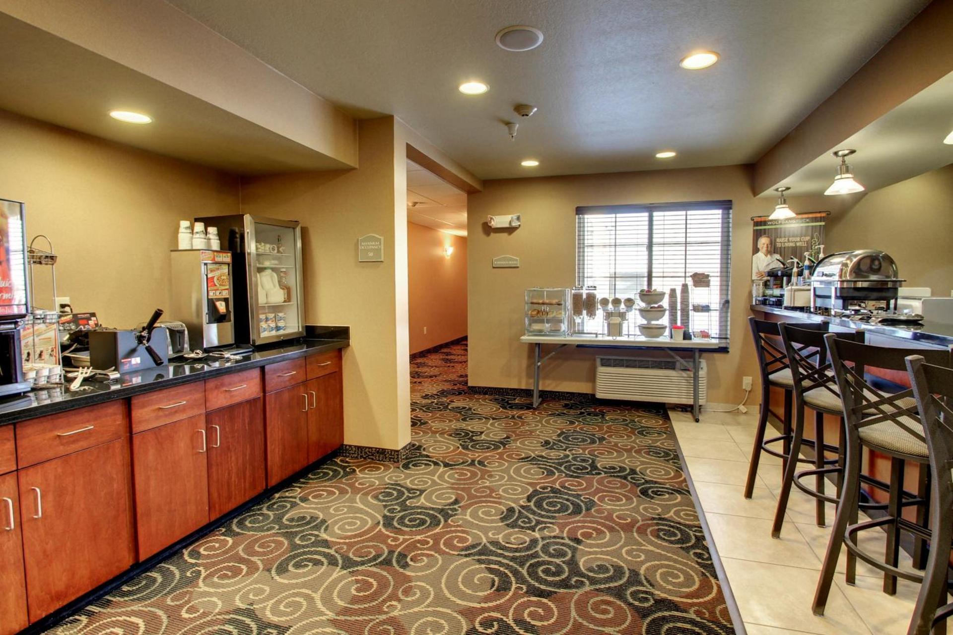 Cobblestone Inn & Suites - Bottineau photo 5