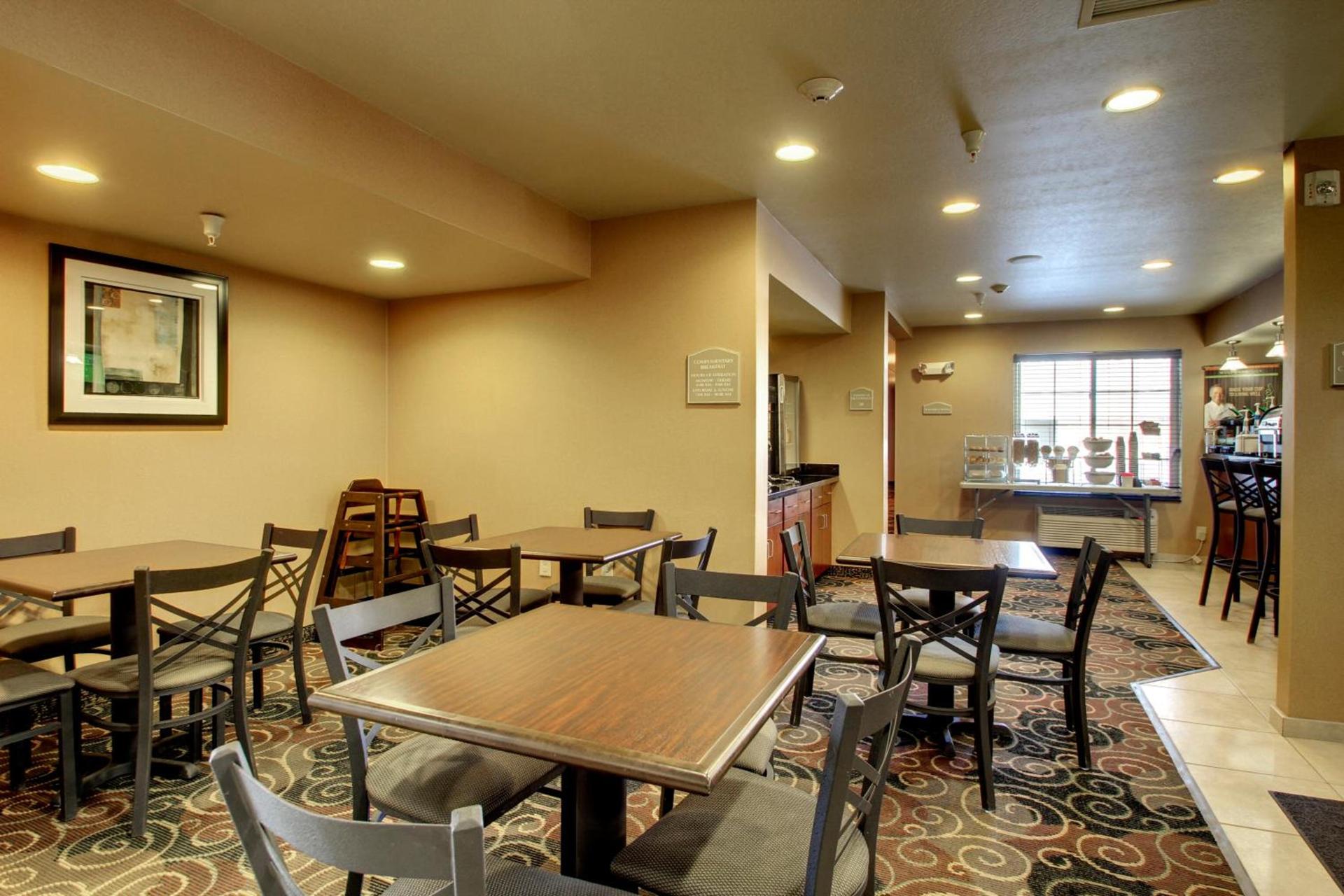Cobblestone Inn & Suites - Bottineau photo 9