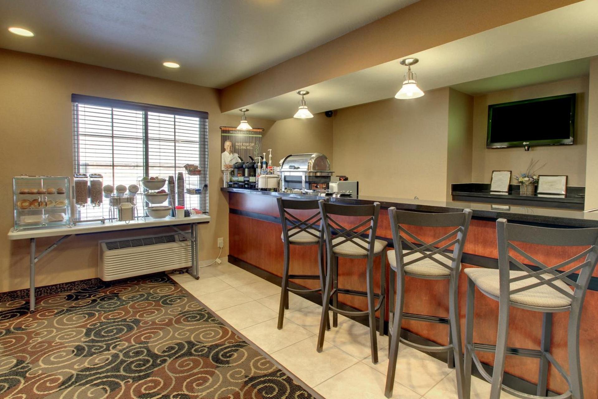 Cobblestone Inn & Suites - Bottineau photo 4
