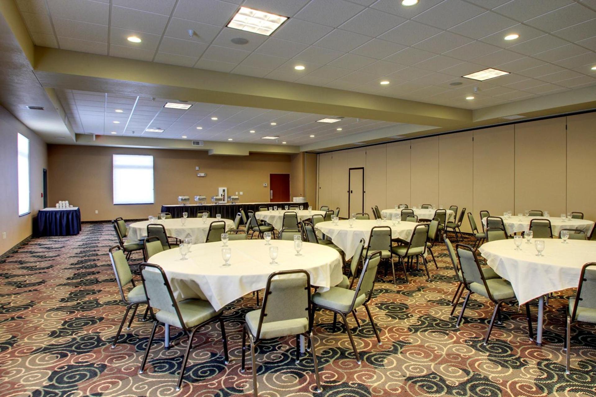 Cobblestone Inn & Suites - Bottineau photo 22